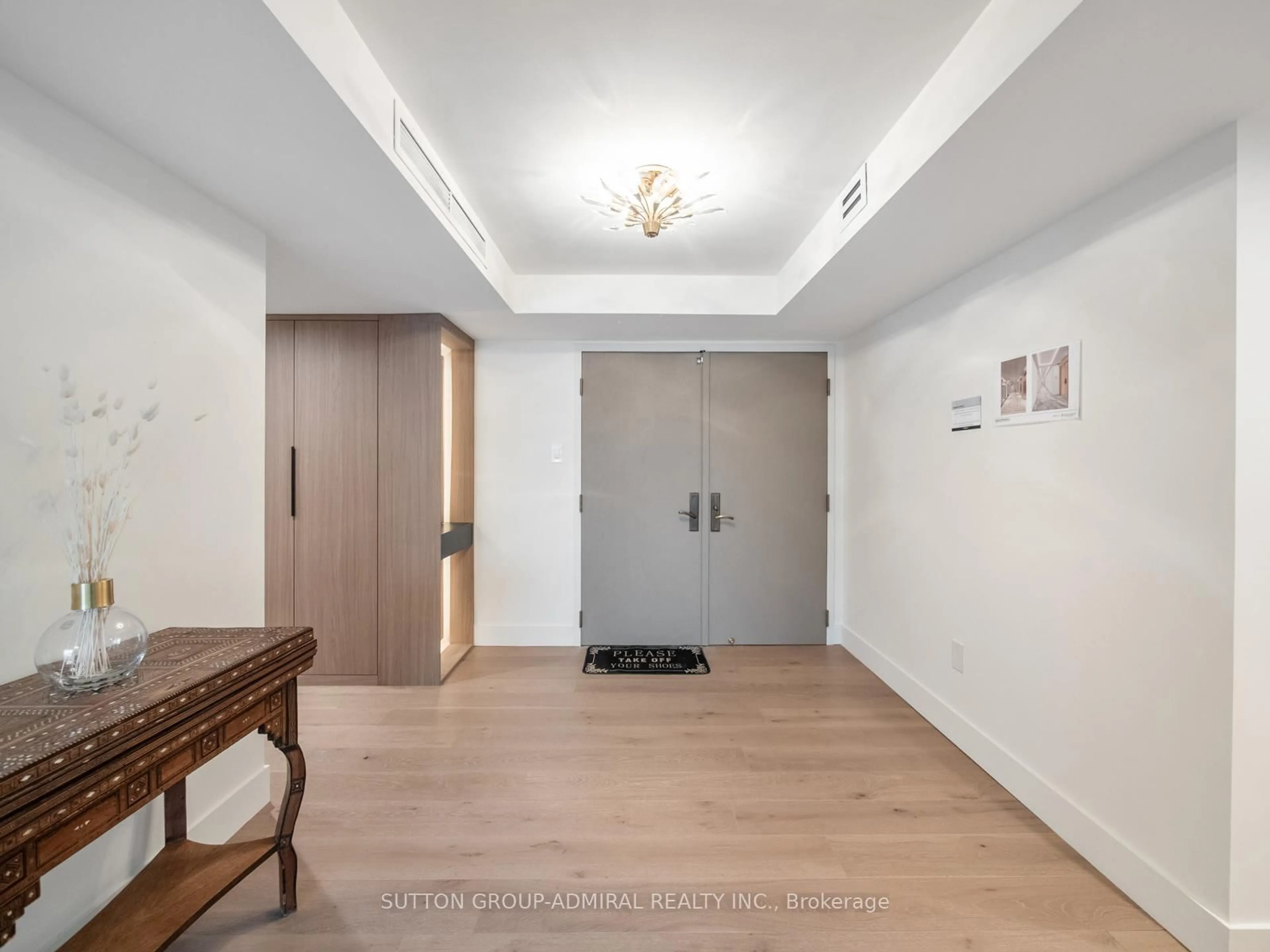 Indoor foyer for 3900 Yonge St #405, Toronto Ontario M4N 3N6