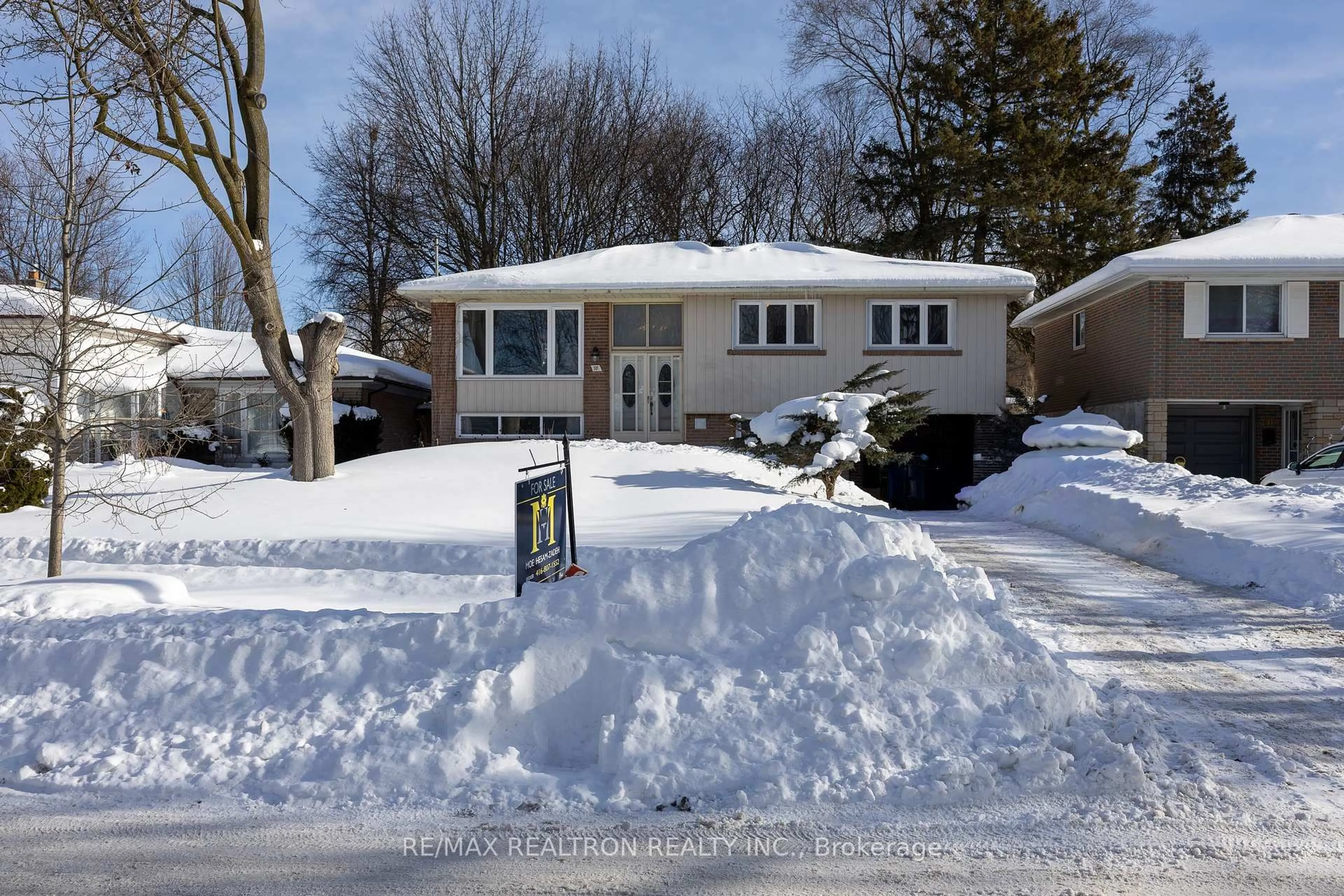 Home with vinyl exterior material, street for 78 Willesden Rd, Toronto Ontario M2H 1V7