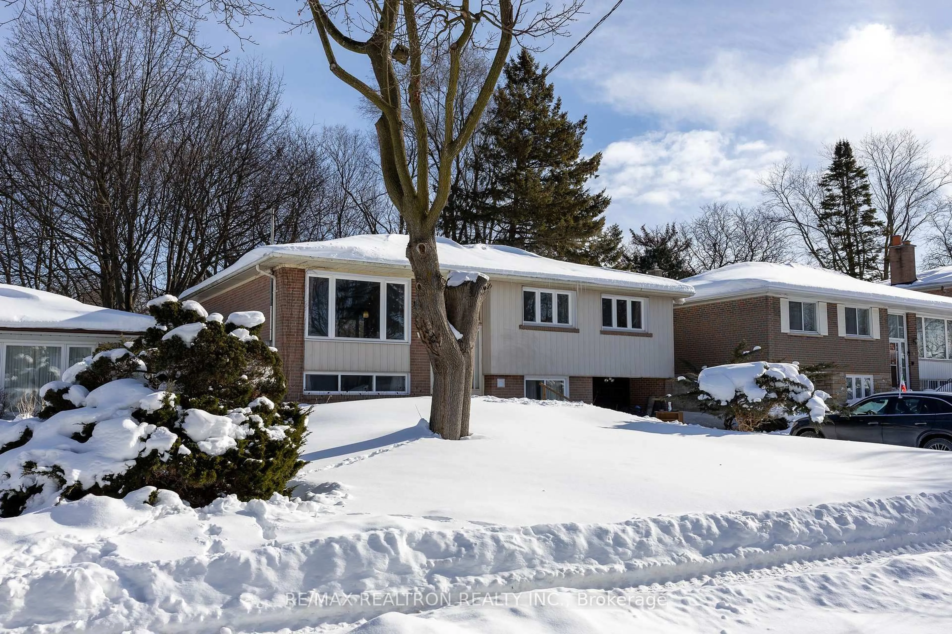 Home with vinyl exterior material, street for 78 Willesden Rd, Toronto Ontario M2H 1V7