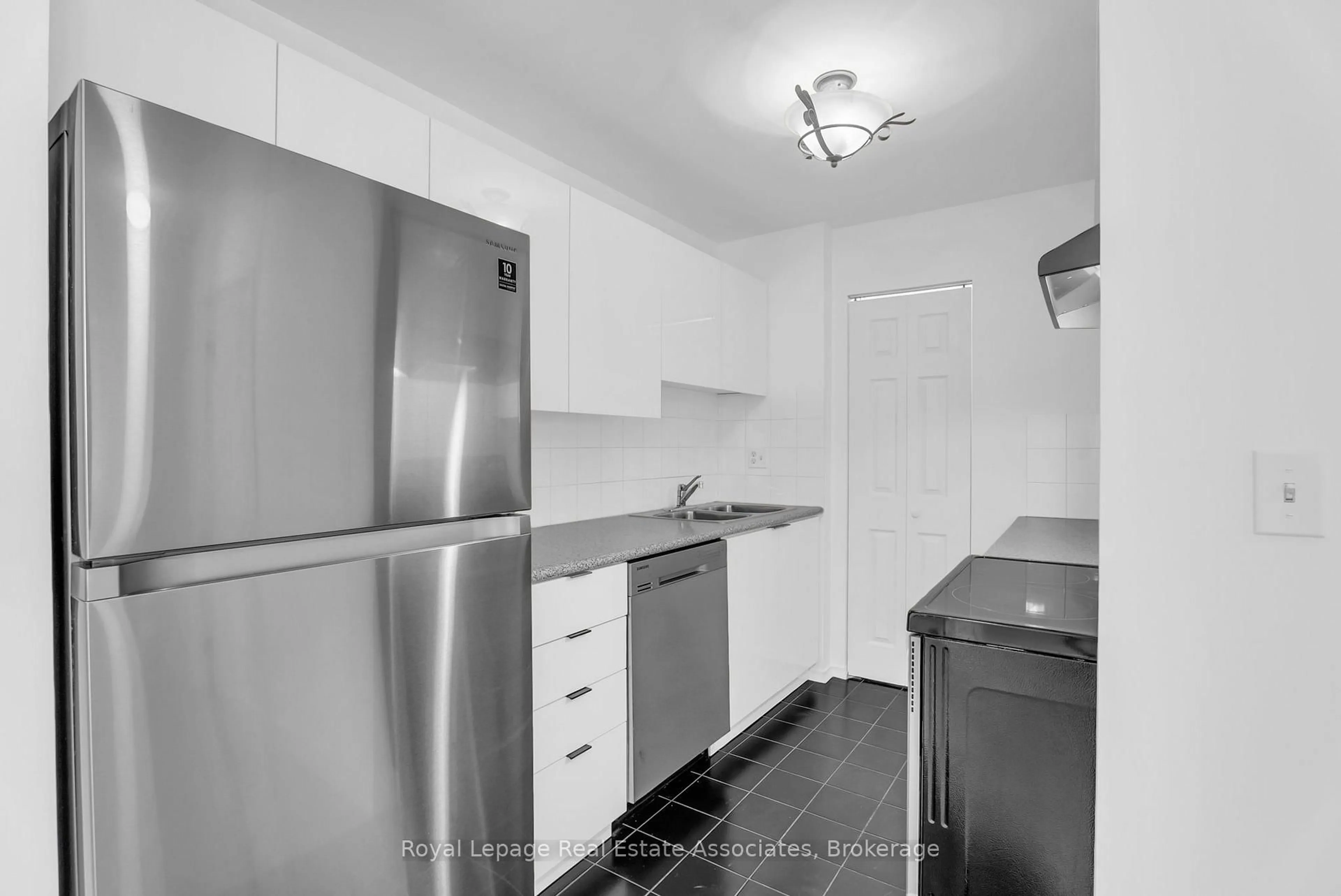 Standard kitchen, unknown for 555 Wilson Heights Blvd #501, Toronto Ontario M3H 6B5