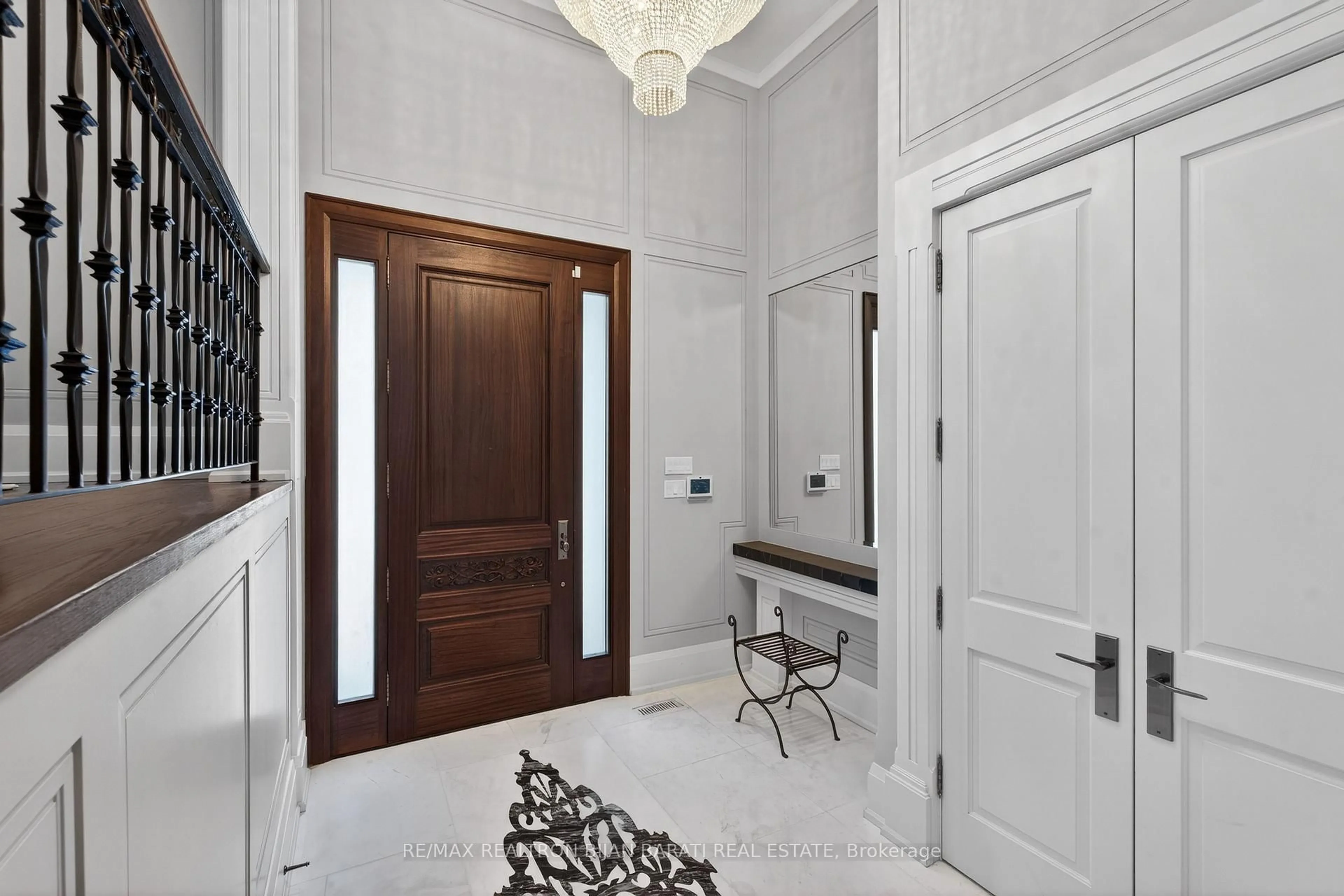 Indoor entryway for 71 Princess Ave, Toronto Ontario M2N 3R5