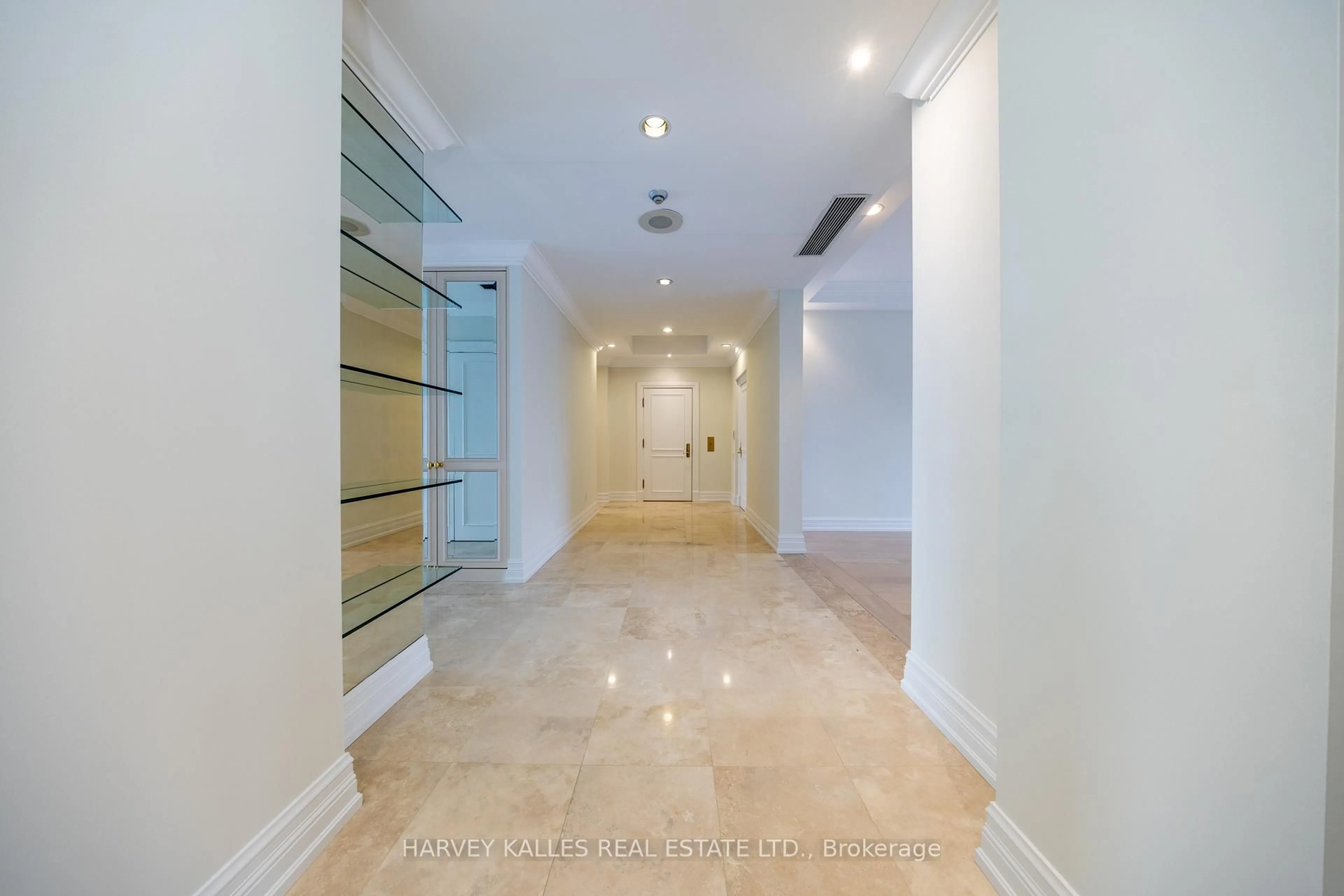 Indoor foyer for 2 Chedington Pl ##5B, Toronto Ontario M4N 3R5