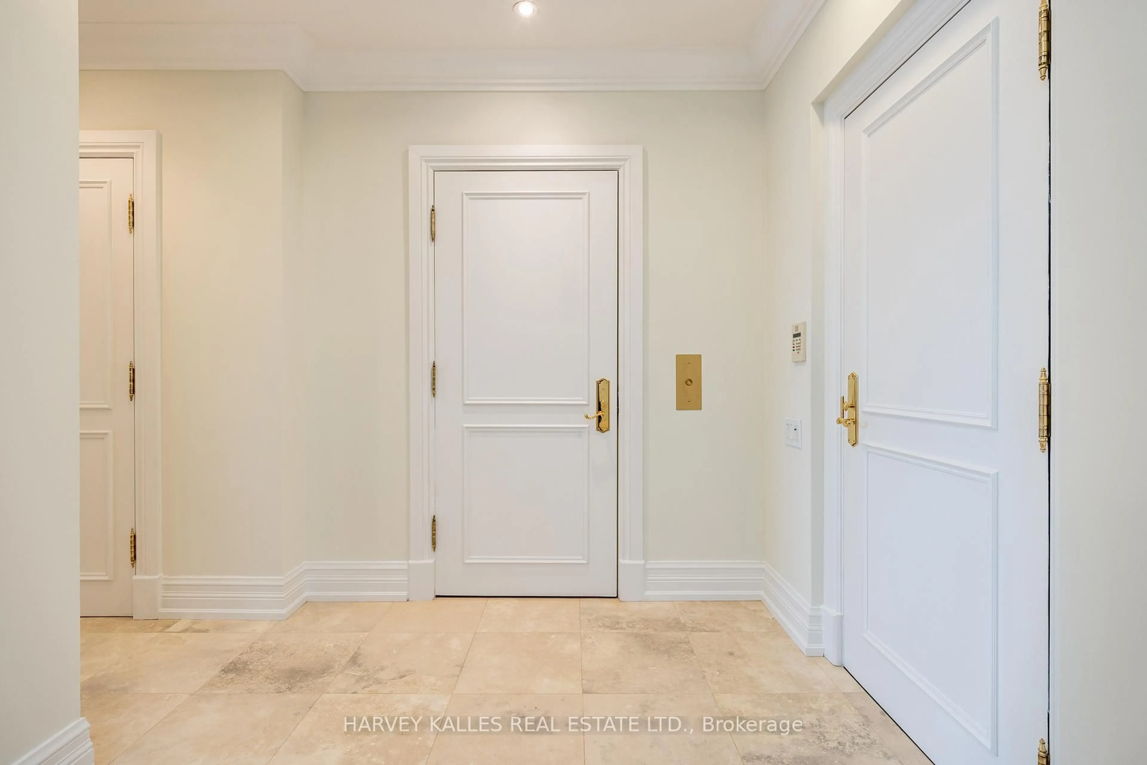 Indoor entryway for 2 Chedington Pl ##5B, Toronto Ontario M4N 3R5