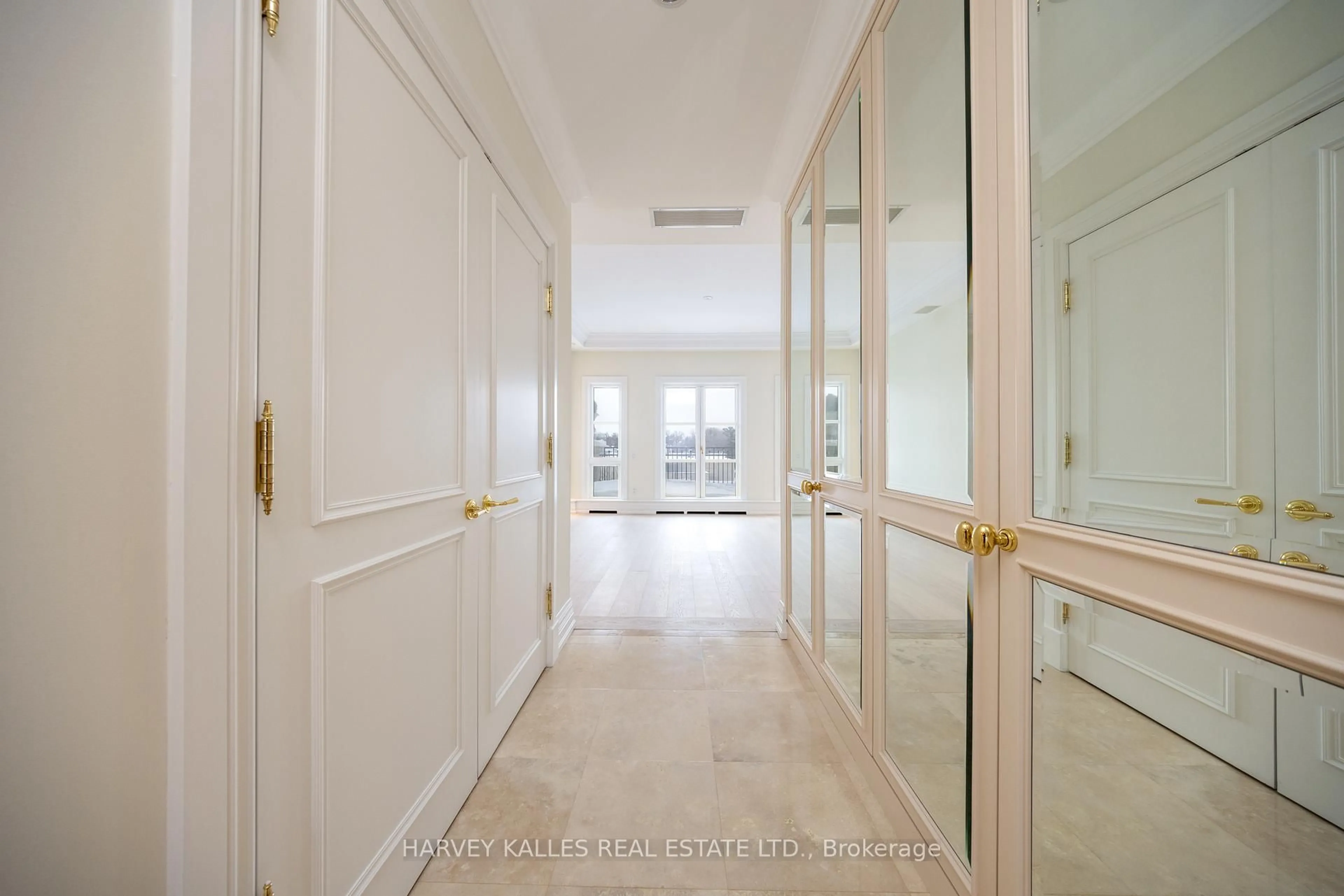Indoor foyer for 2 Chedington Pl ##5B, Toronto Ontario M4N 3R5