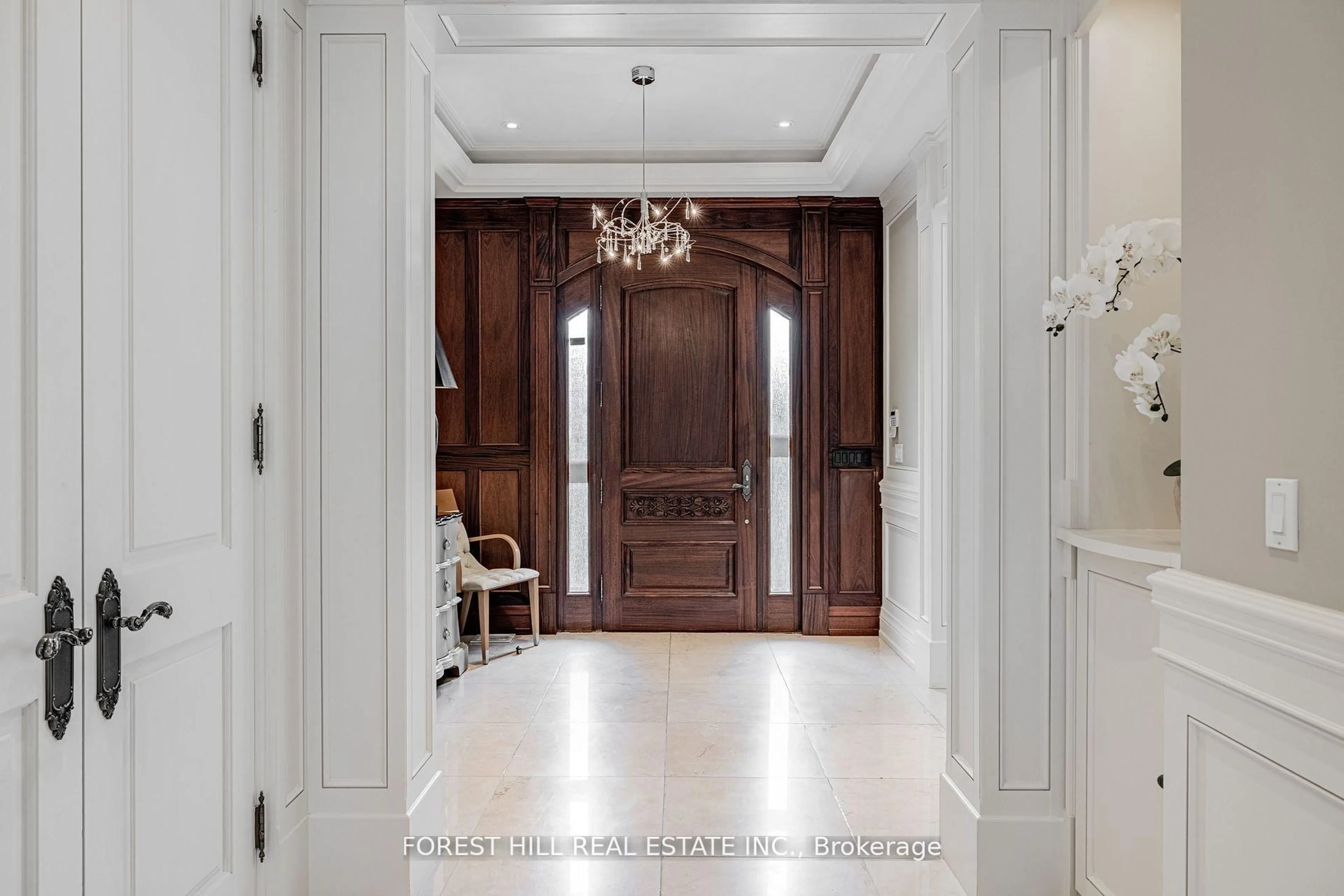 Indoor foyer for 60 Hawksbury Dr, Toronto Ontario M2K 1M5