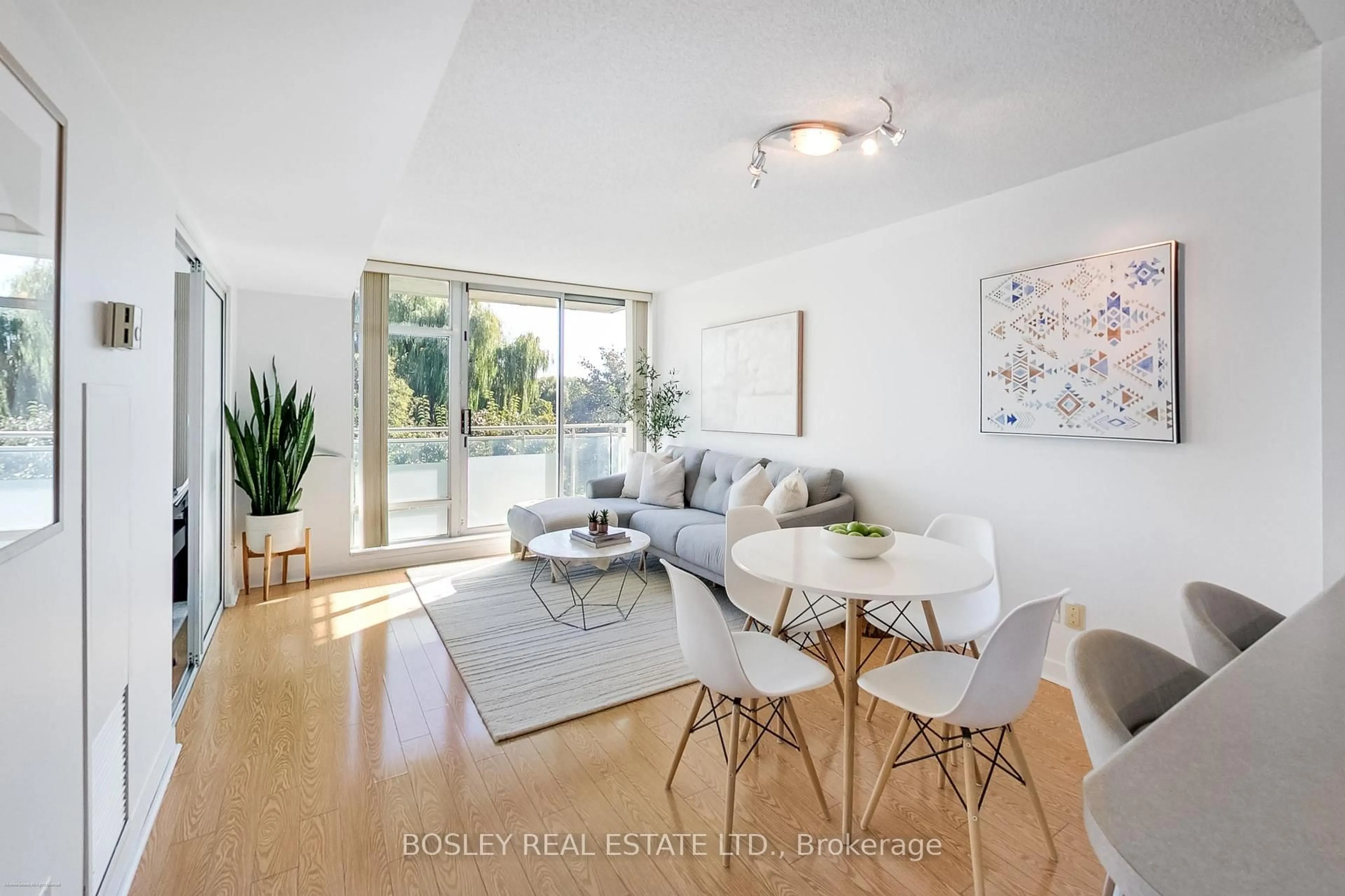 Living room with furniture, unknown for 650 Queens Quay #508, Toronto Ontario M5V 3N2