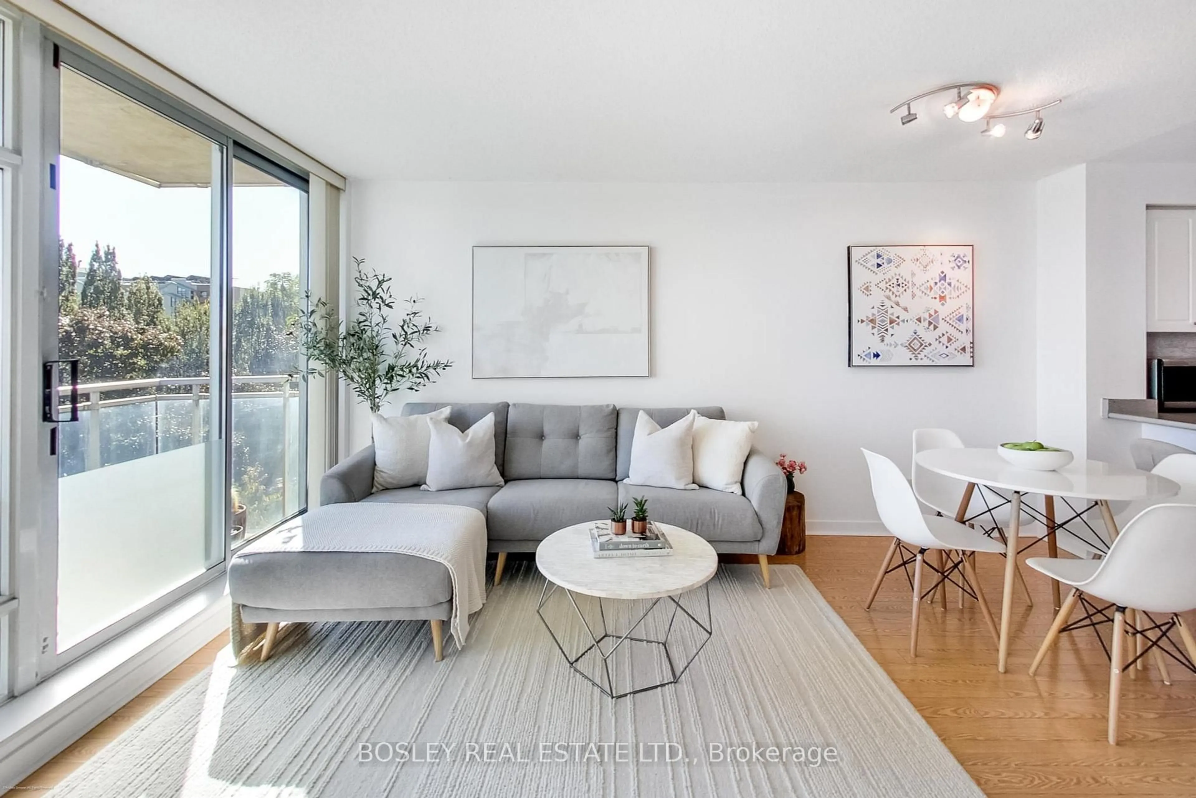 Living room with furniture, unknown for 650 Queens Quay #508, Toronto Ontario M5V 3N2