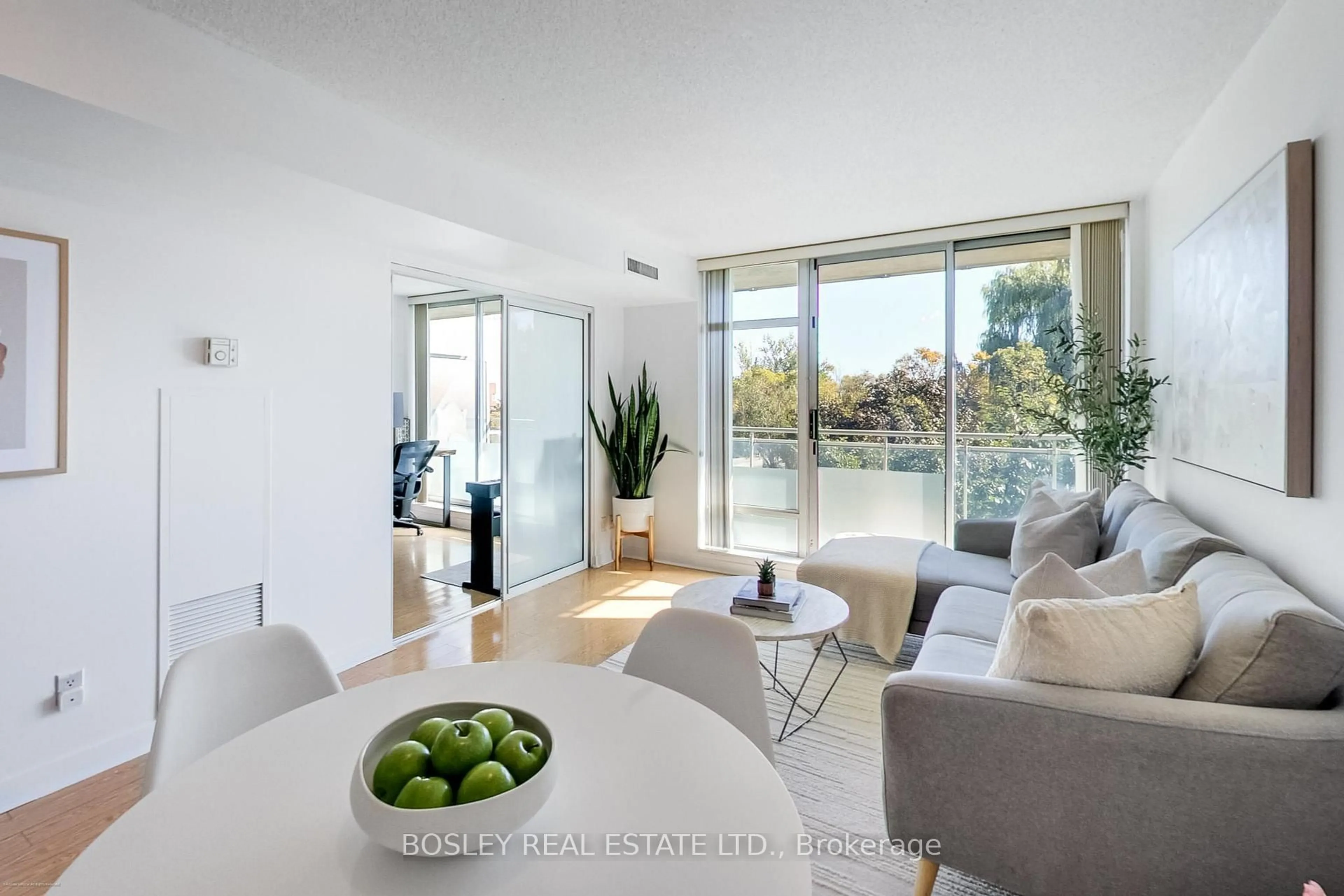 Living room with furniture, unknown for 650 Queens Quay #508, Toronto Ontario M5V 3N2