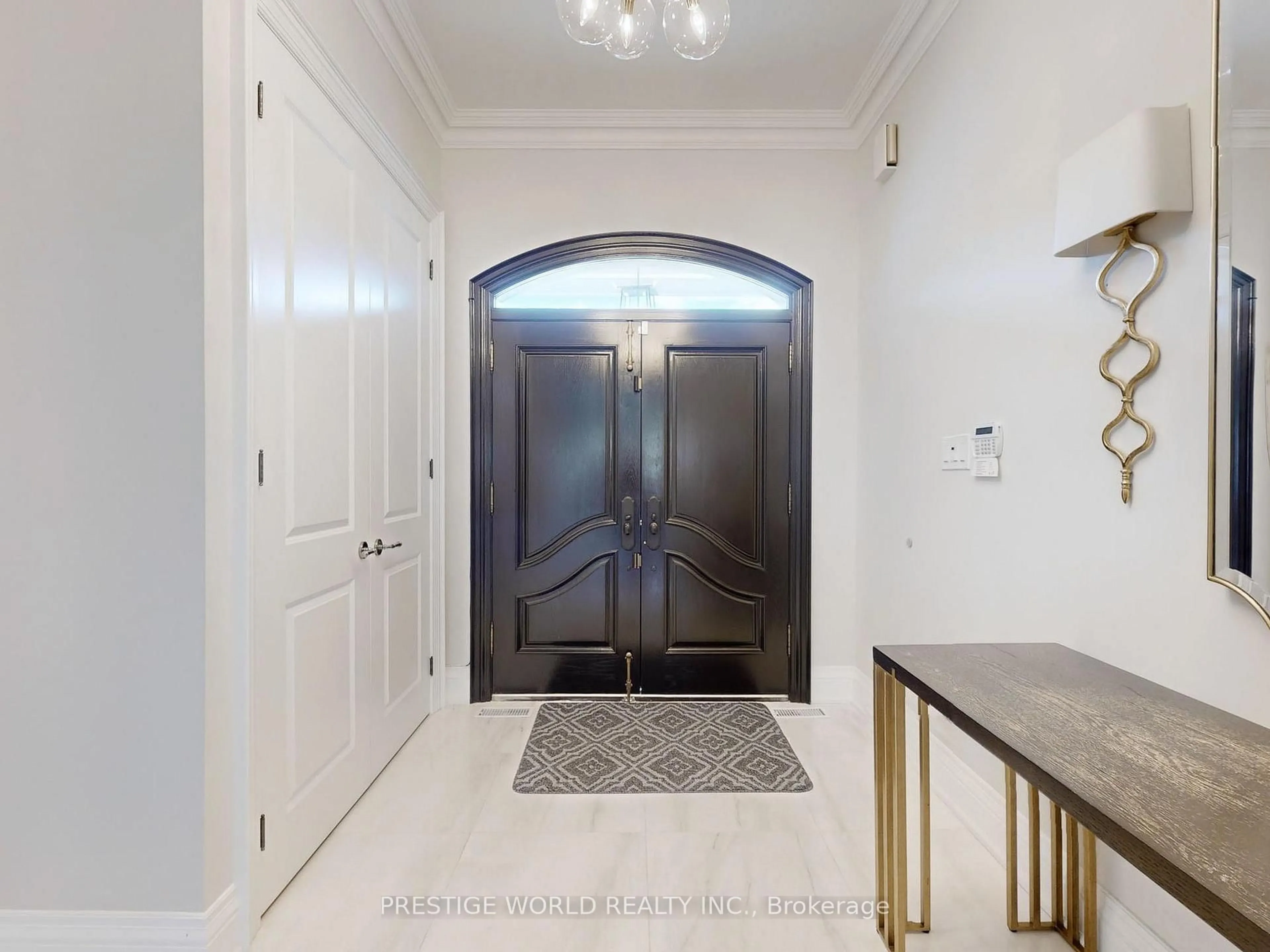 Indoor entryway for 6 Blaine Dr, Toronto Ontario M3B 2G4