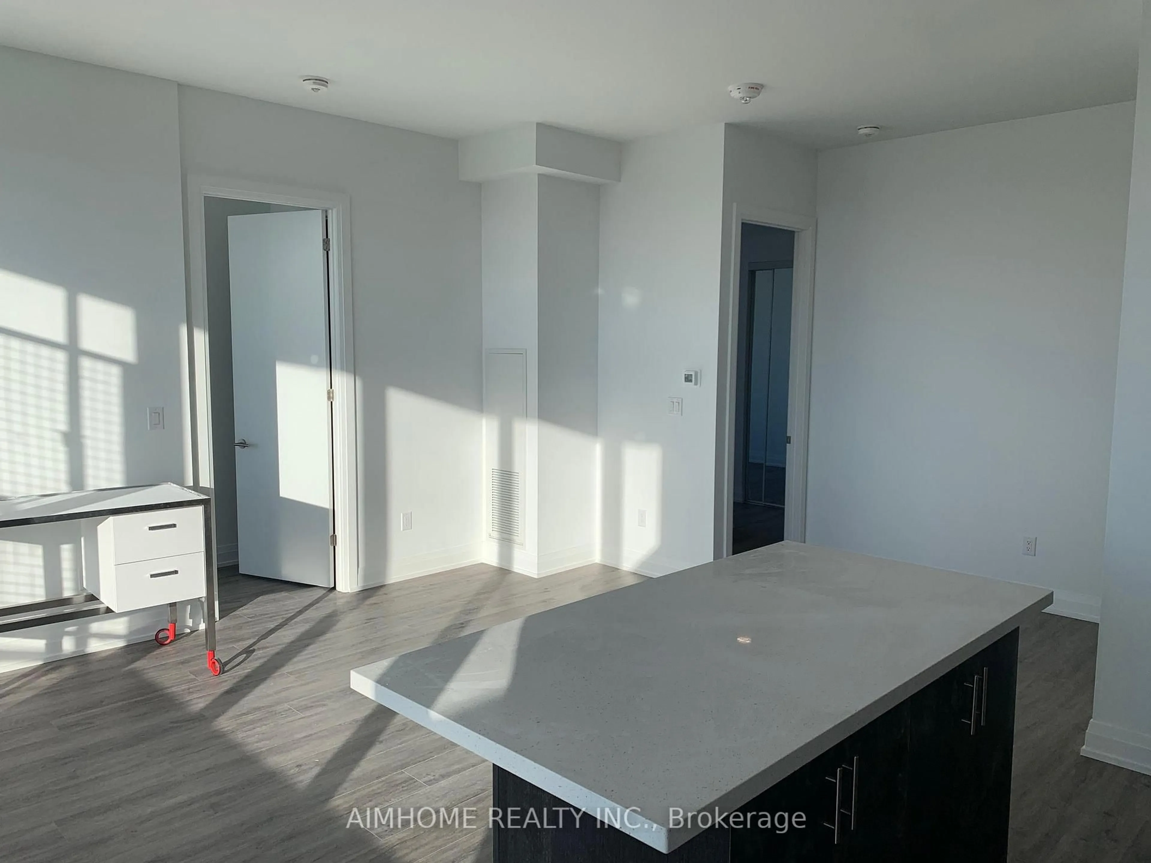 A pic of a room for 75 Canterbury Pl #PH306, Toronto Ontario M2N 0L2