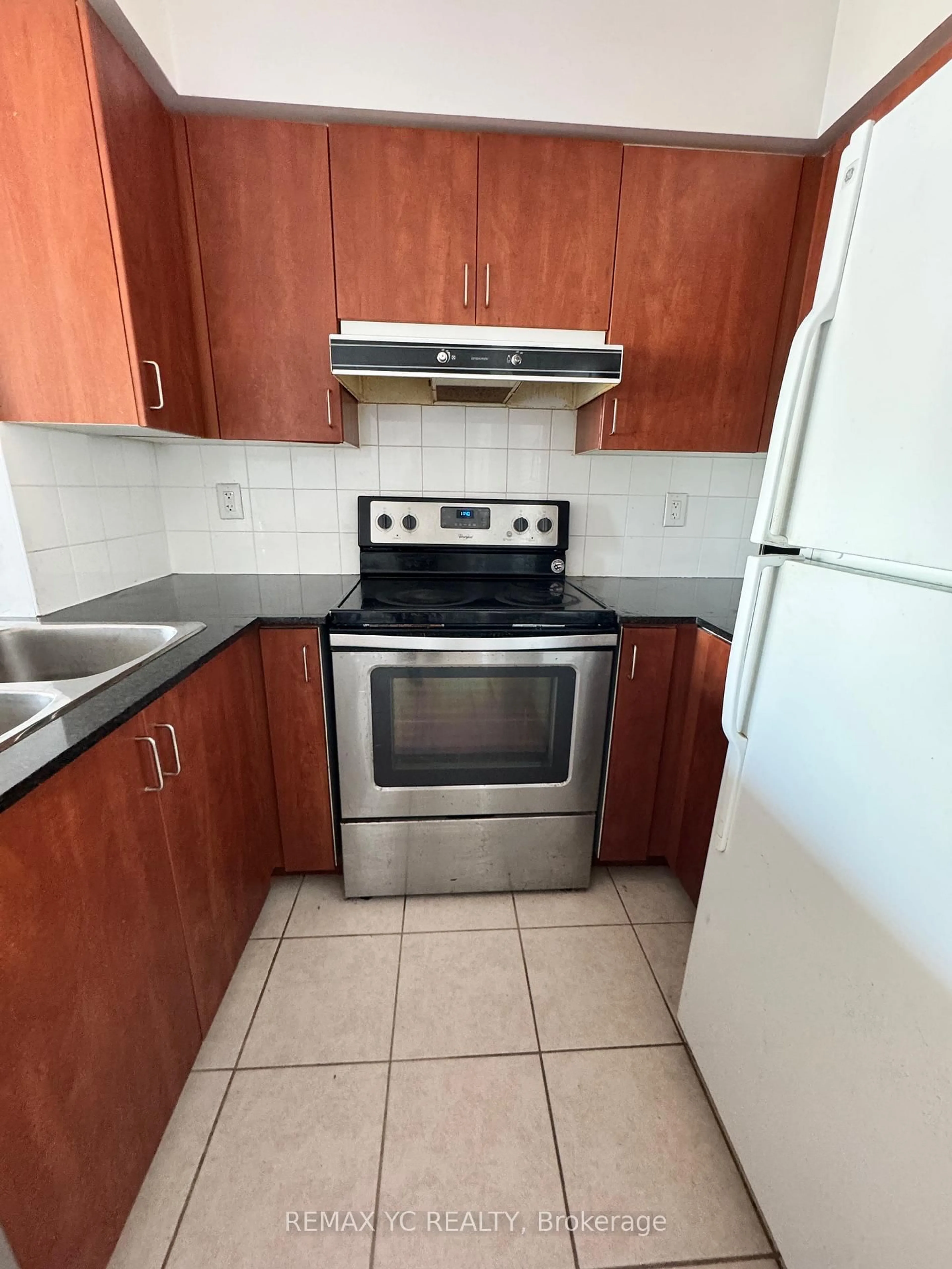 Standard kitchen, floor is not visible for 5500 Yonge St #2410, Toronto Ontario M2N 7L1