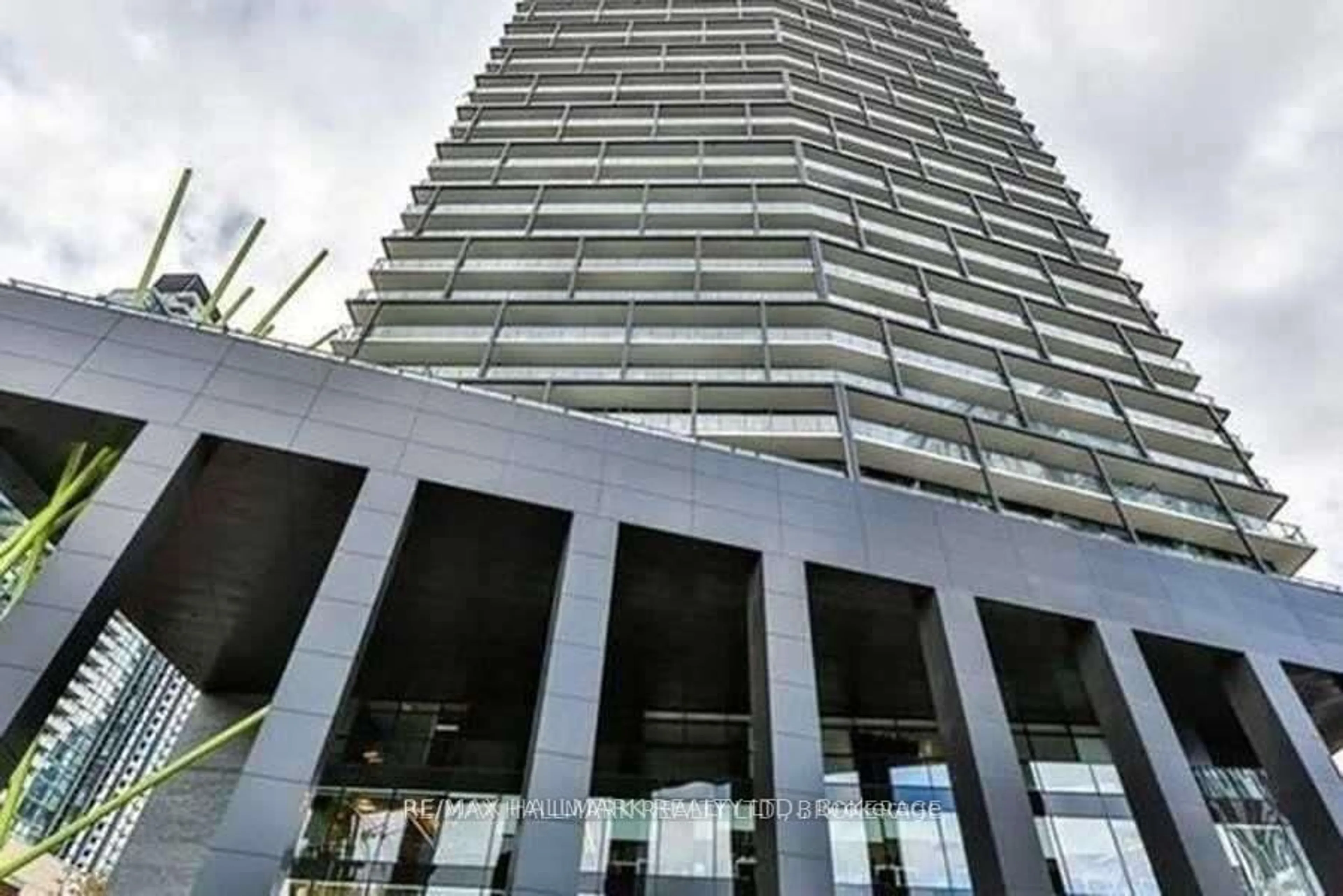 Indoor foyer for 125 Peter St #2404, Toronto Ontario M5V 0M2