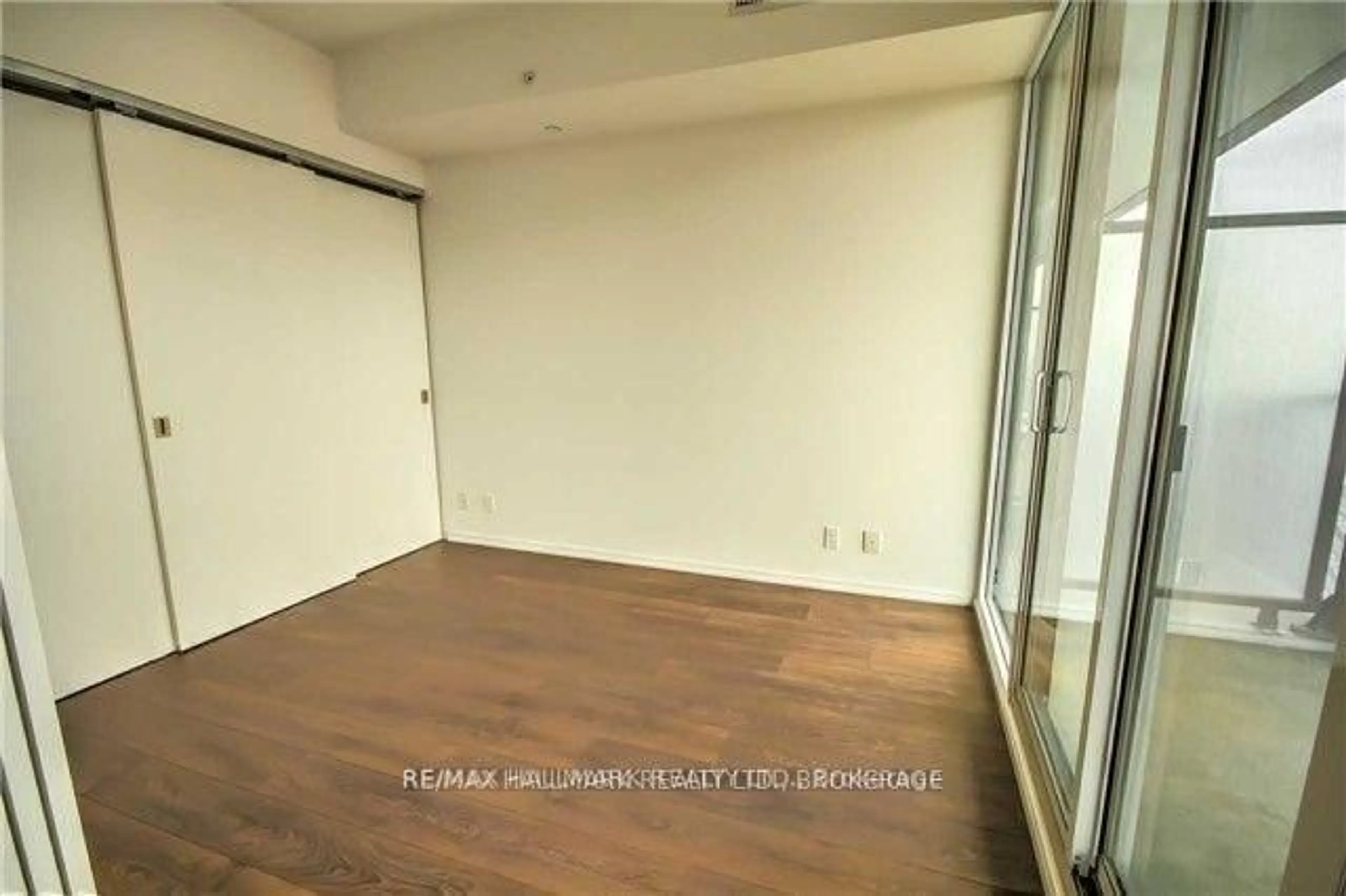 A pic of a room for 125 Peter St #2404, Toronto Ontario M5V 0M2