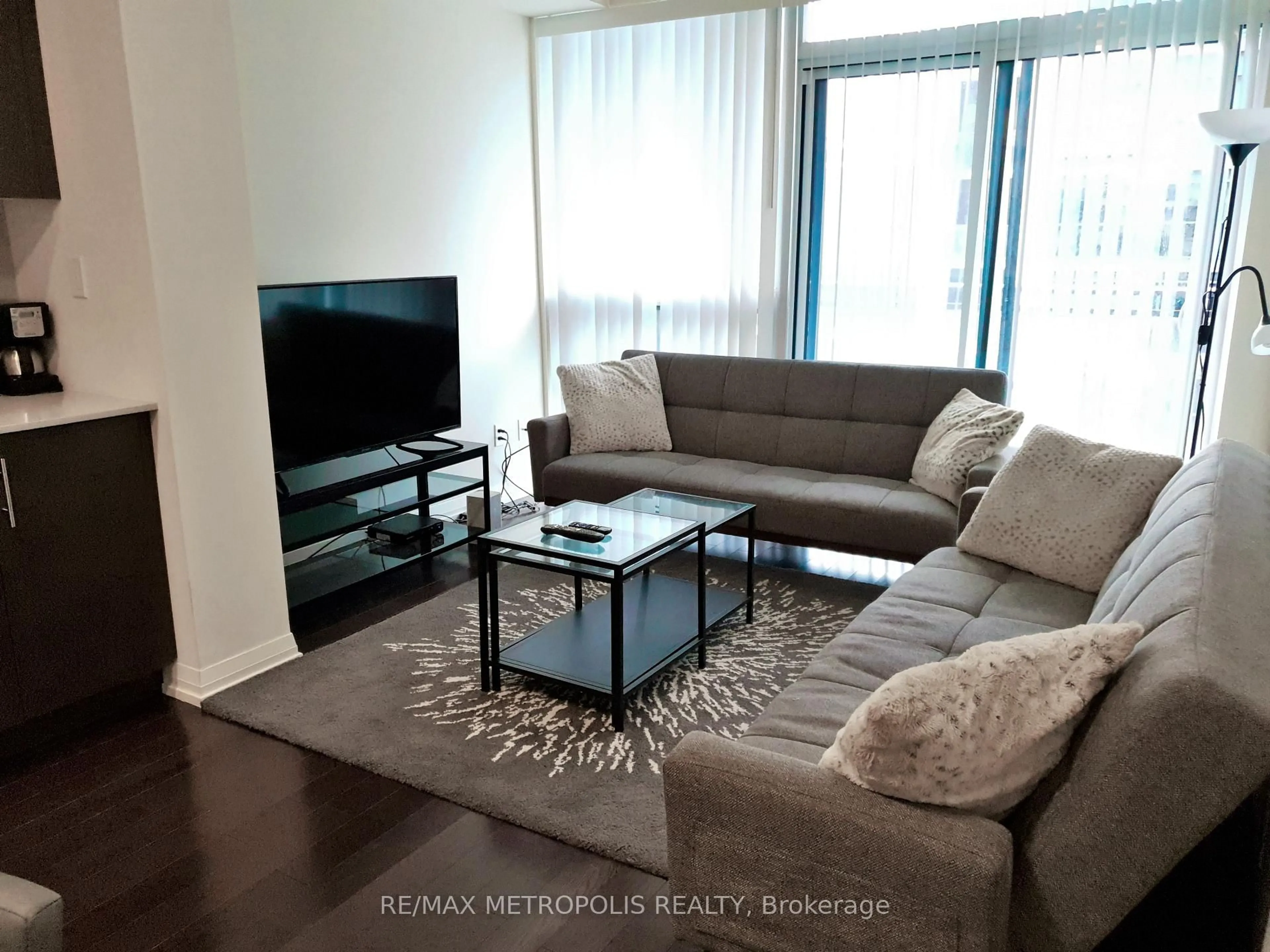 Living room with furniture, unknown for 460 Adelaide St #2117, Toronto Ontario M5A 0E7