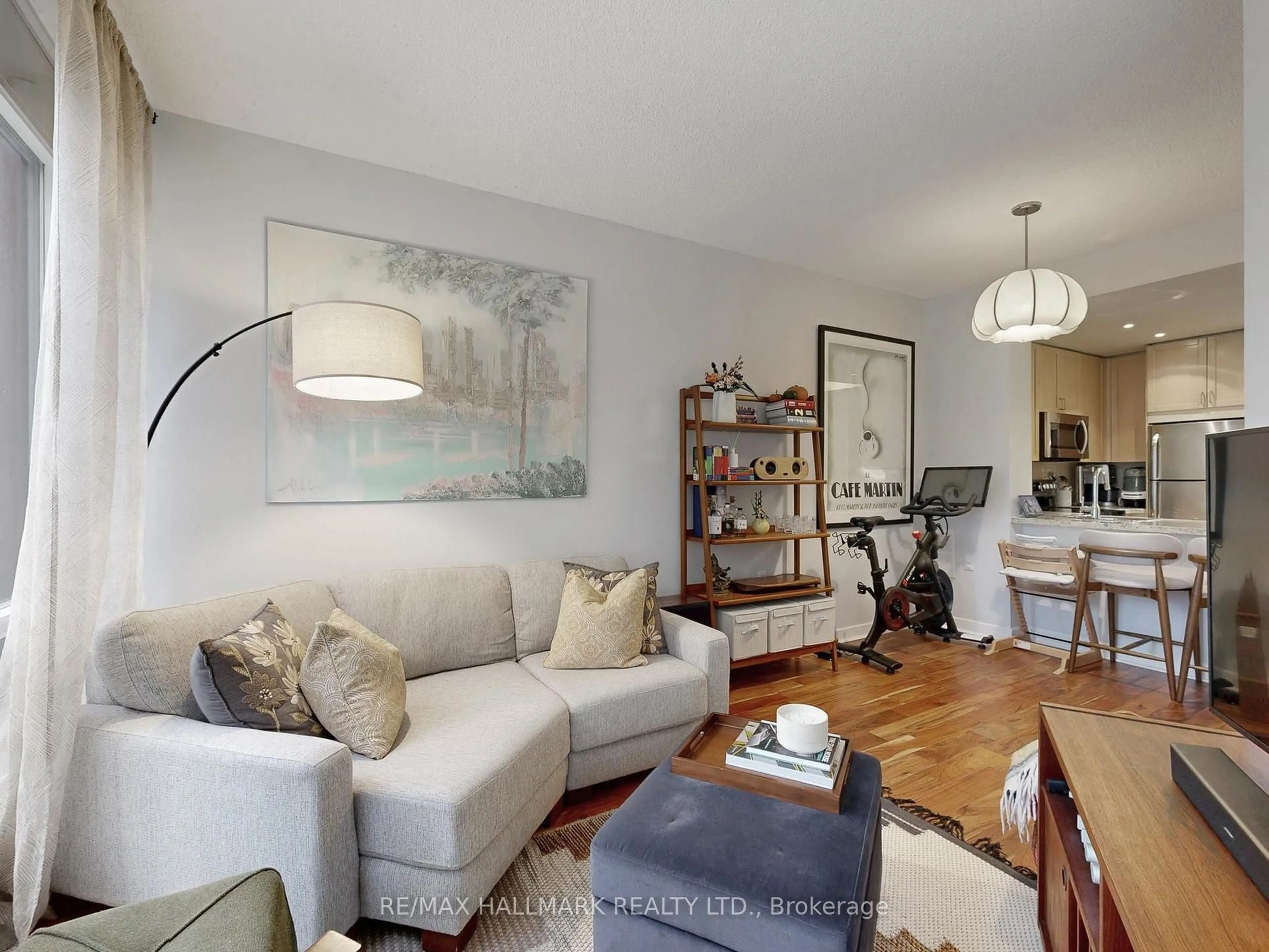 Living room with furniture, unknown for 85 Bloor St #1403, Toronto Ontario M4W 3Y1