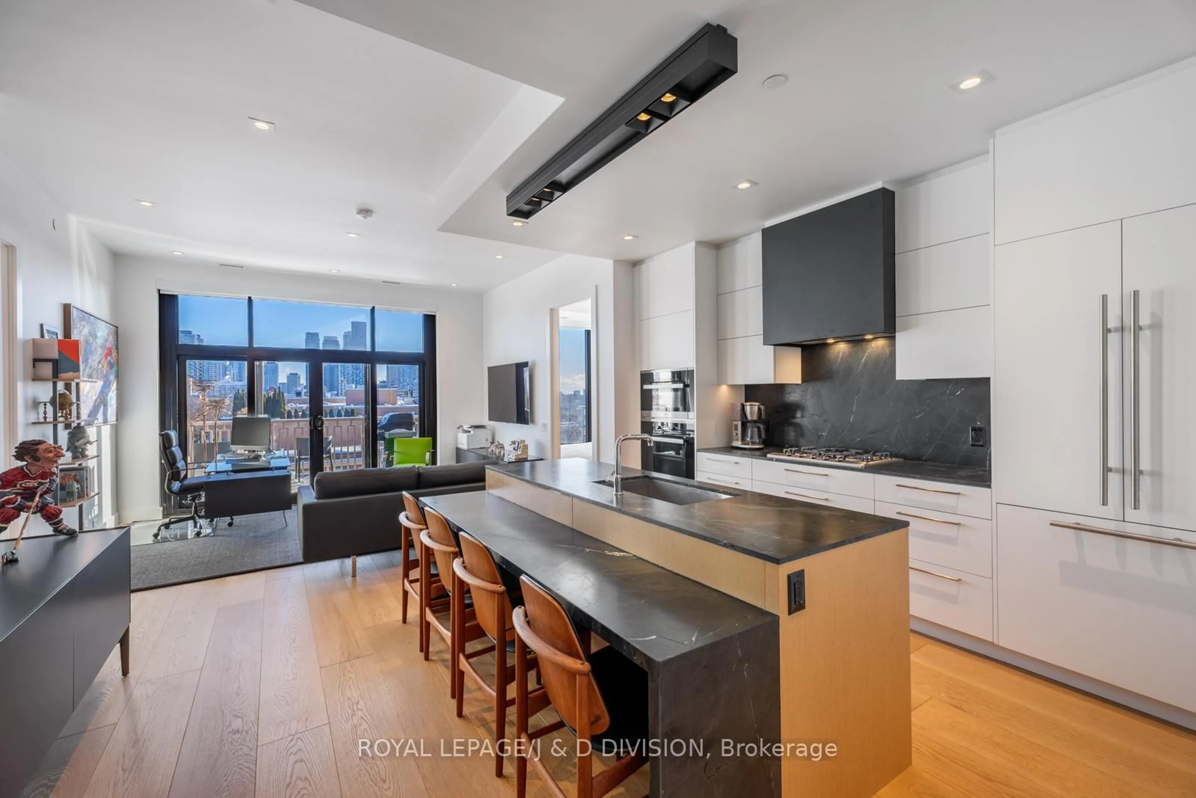 Open concept kitchen, unknown for 1 Strathgowan Ave #710, Toronto Ontario M4N 0B3