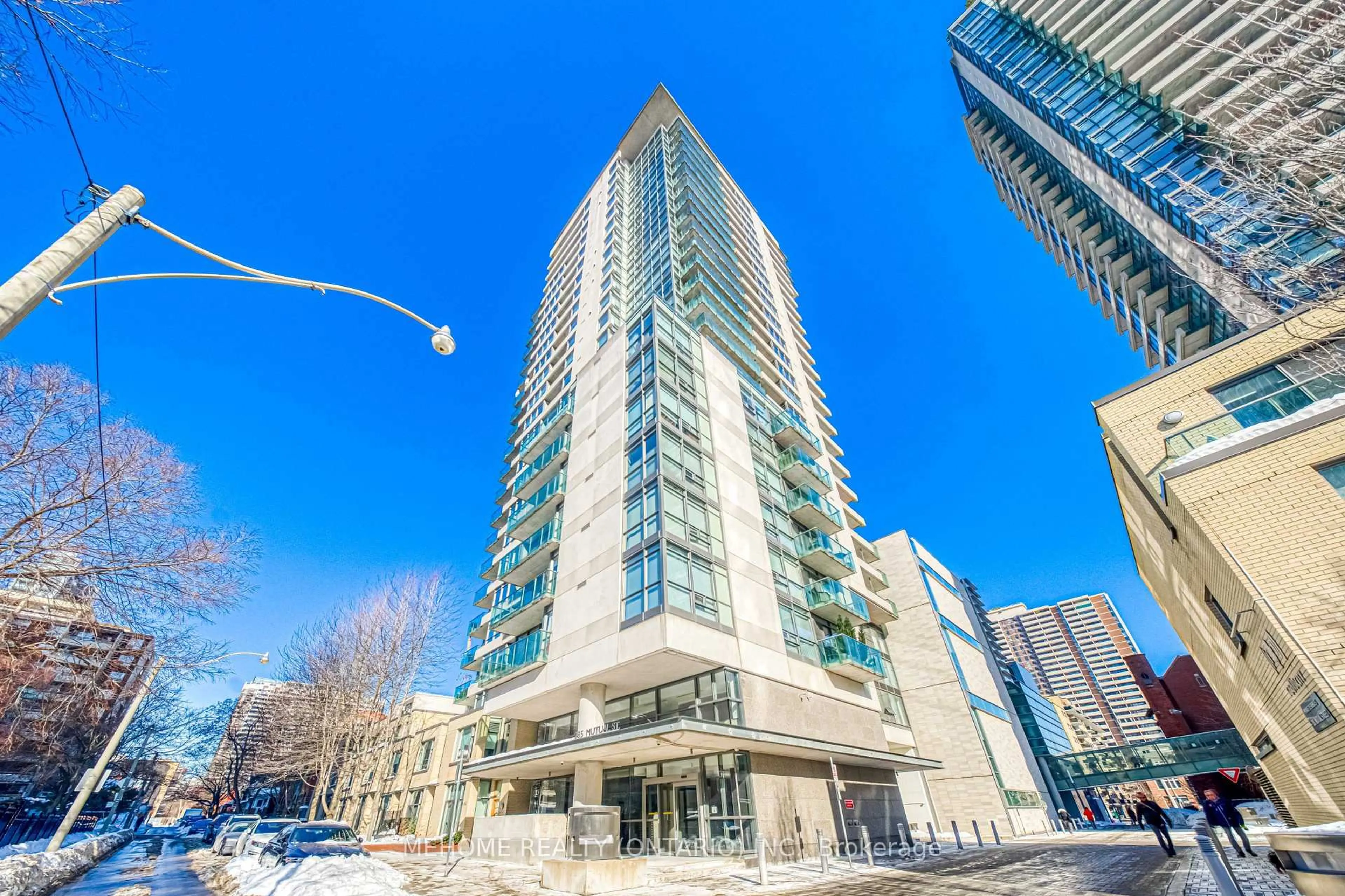 Indoor foyer for 285 Mutual St #2002, Toronto Ontario M4Y 3C5