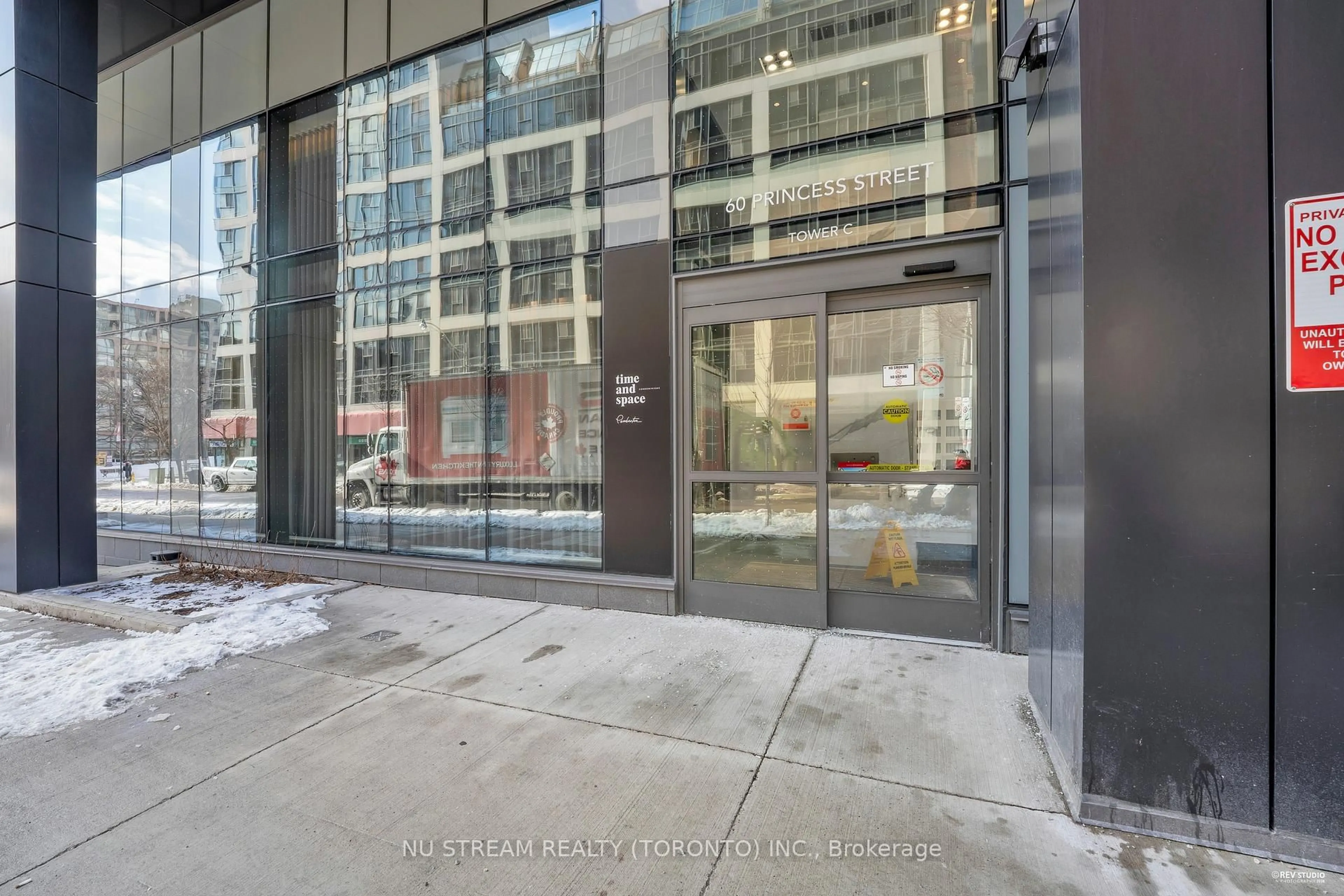 Indoor foyer for 60 Princess St #337, Toronto Ontario M5A 2C7