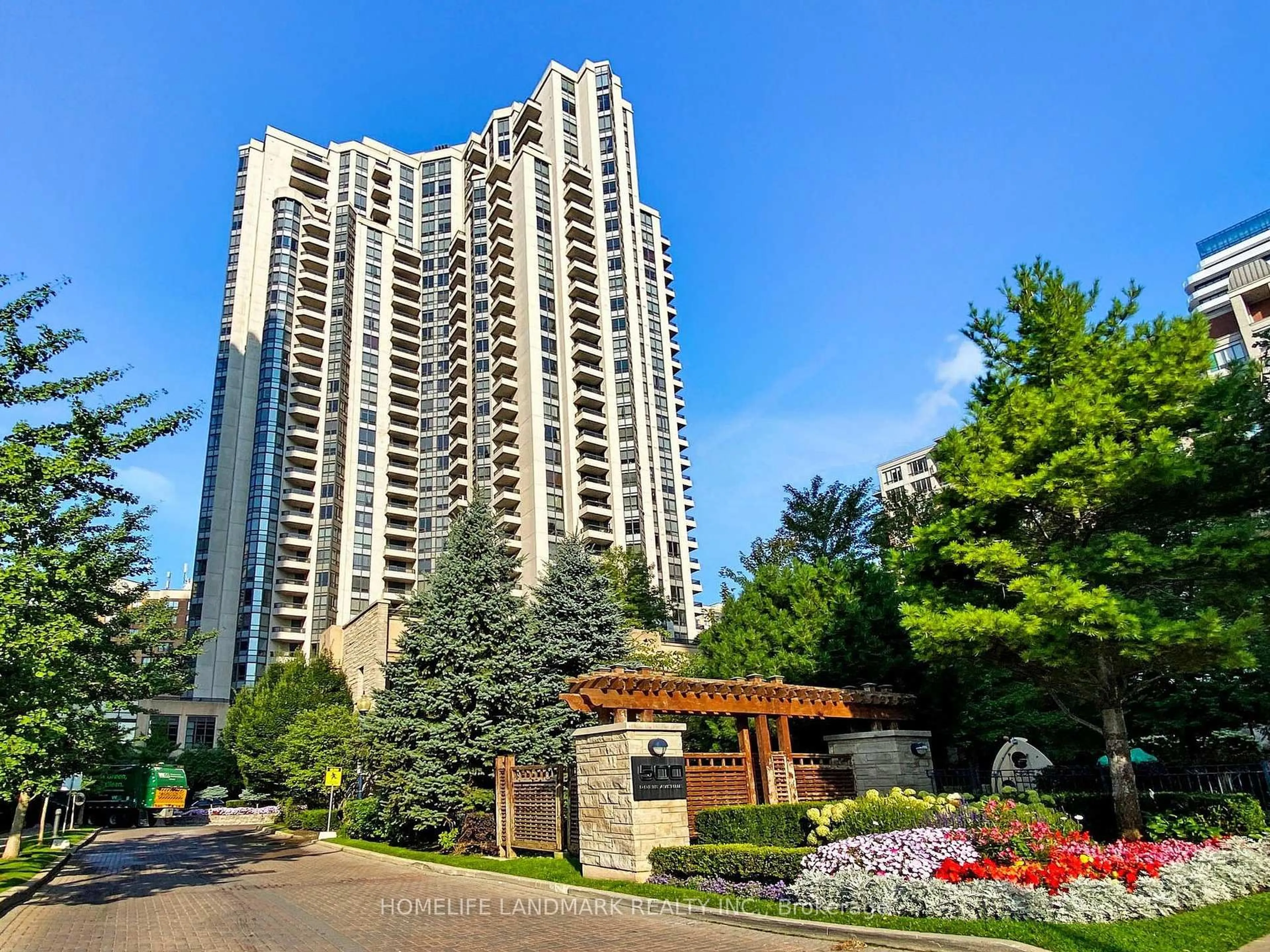 Indoor foyer for 500 Doris Ave #1730, Toronto Ontario M2N 0C1
