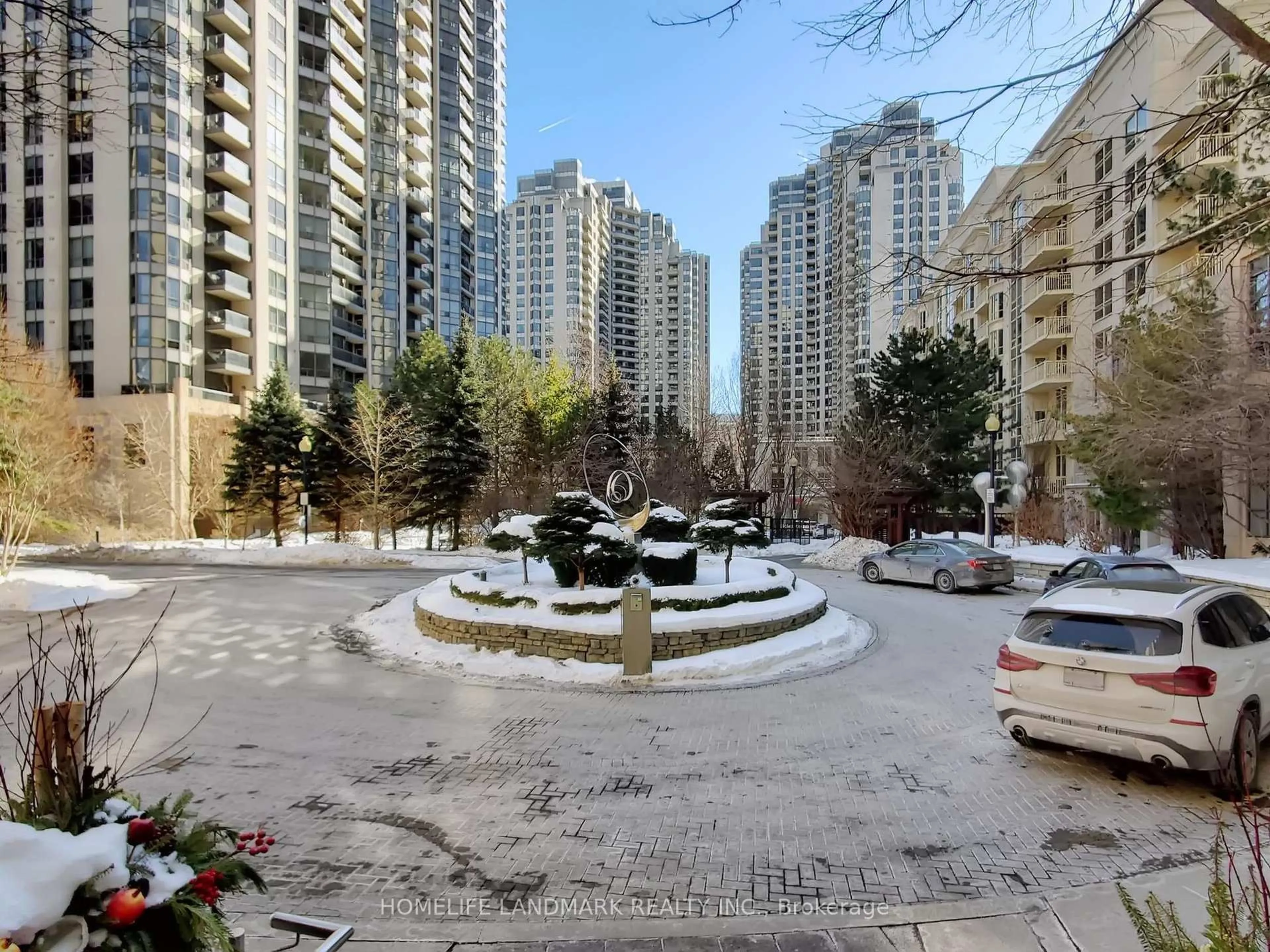 Patio, city buildings view from balcony for 500 Doris Ave #1730, Toronto Ontario M2N 0C1