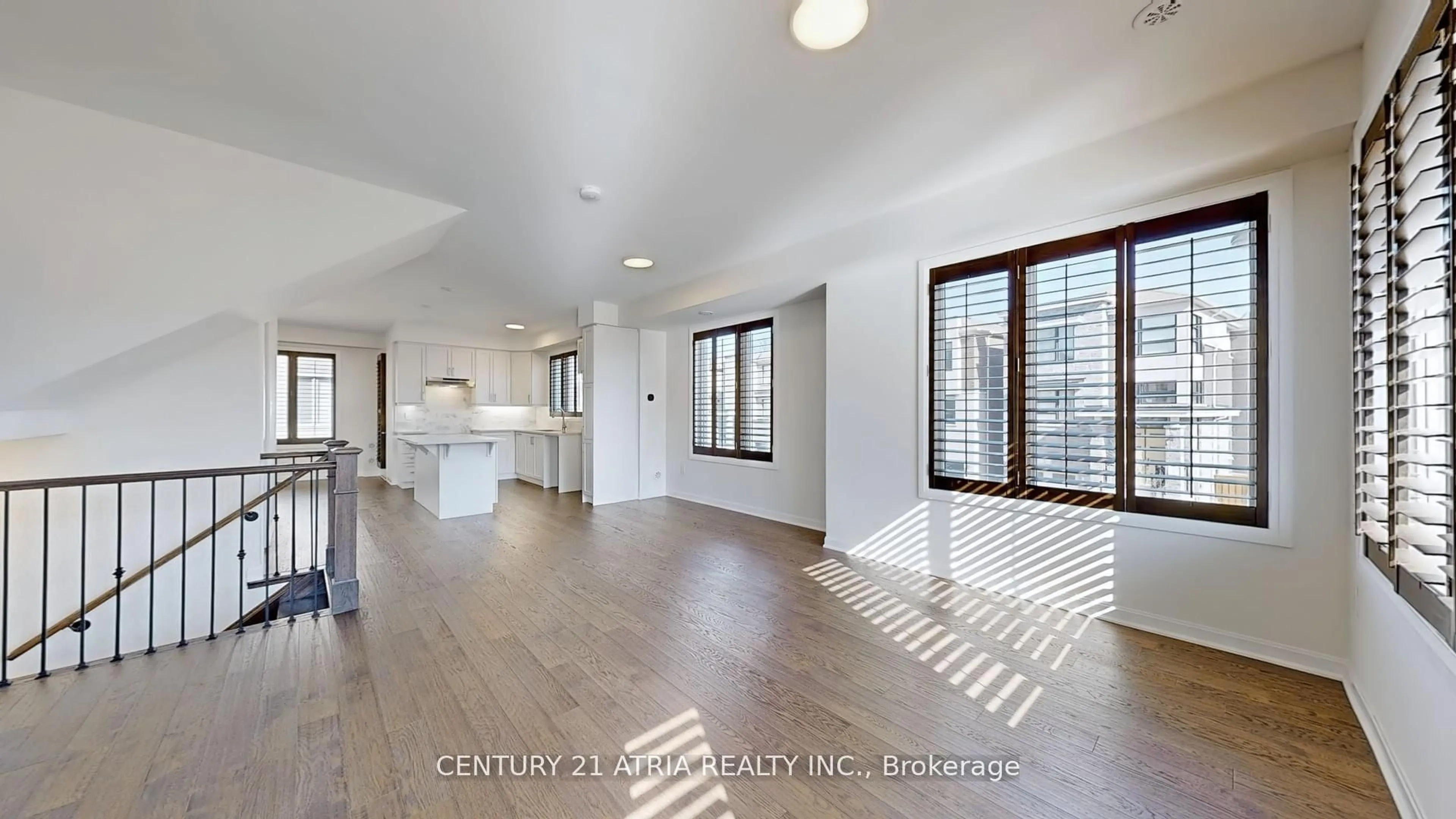 Unknown for 205 The Donway East, Toronto Ontario M3B 0B4