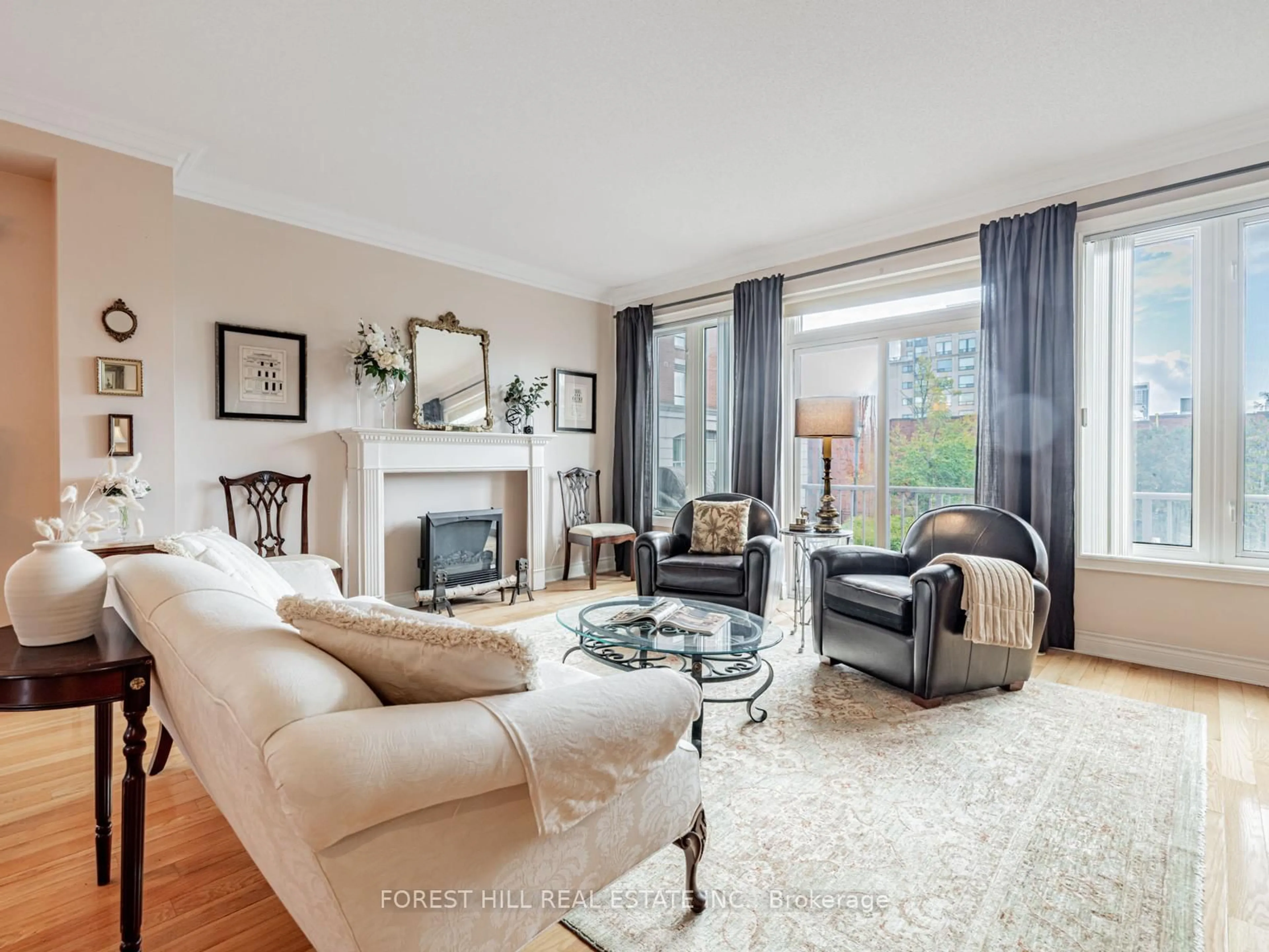 Living room with furniture, unknown for 2 Clairtrell Rd #TH-A, Toronto Ontario M2N 7H5