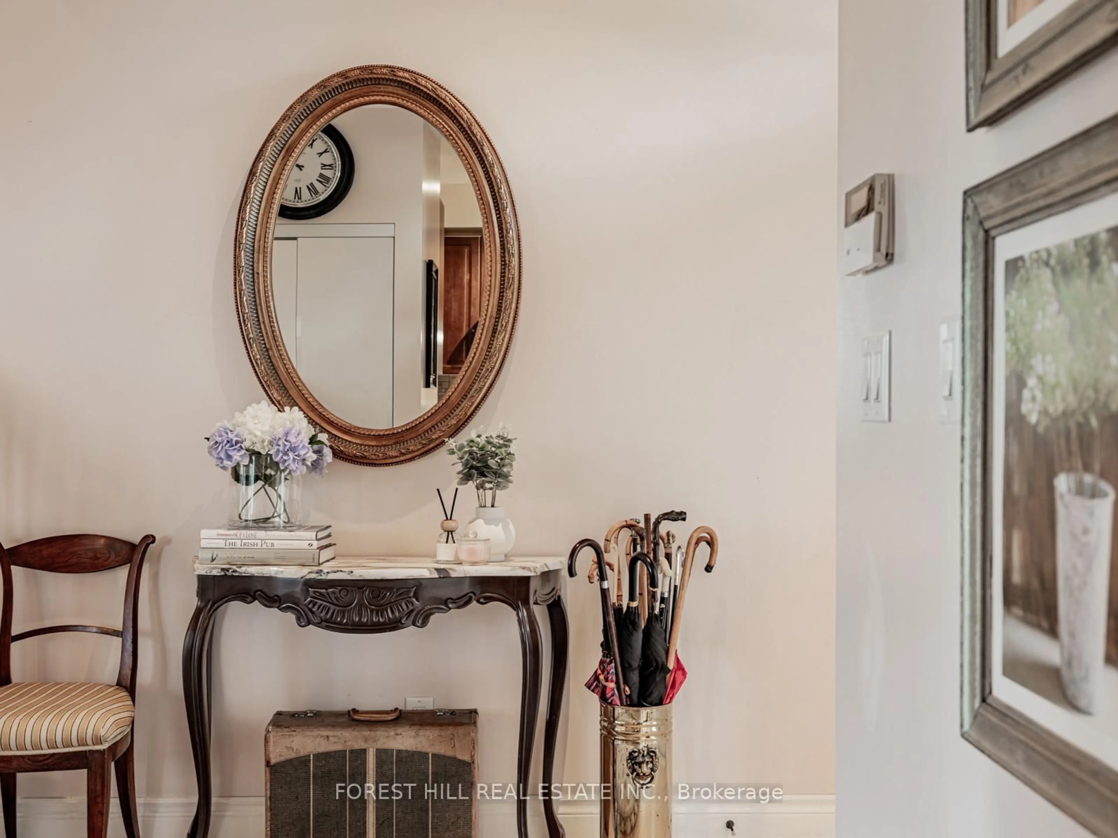 Indoor entryway for 2 Clairtrell Rd #TH-A, Toronto Ontario M2N 7H5