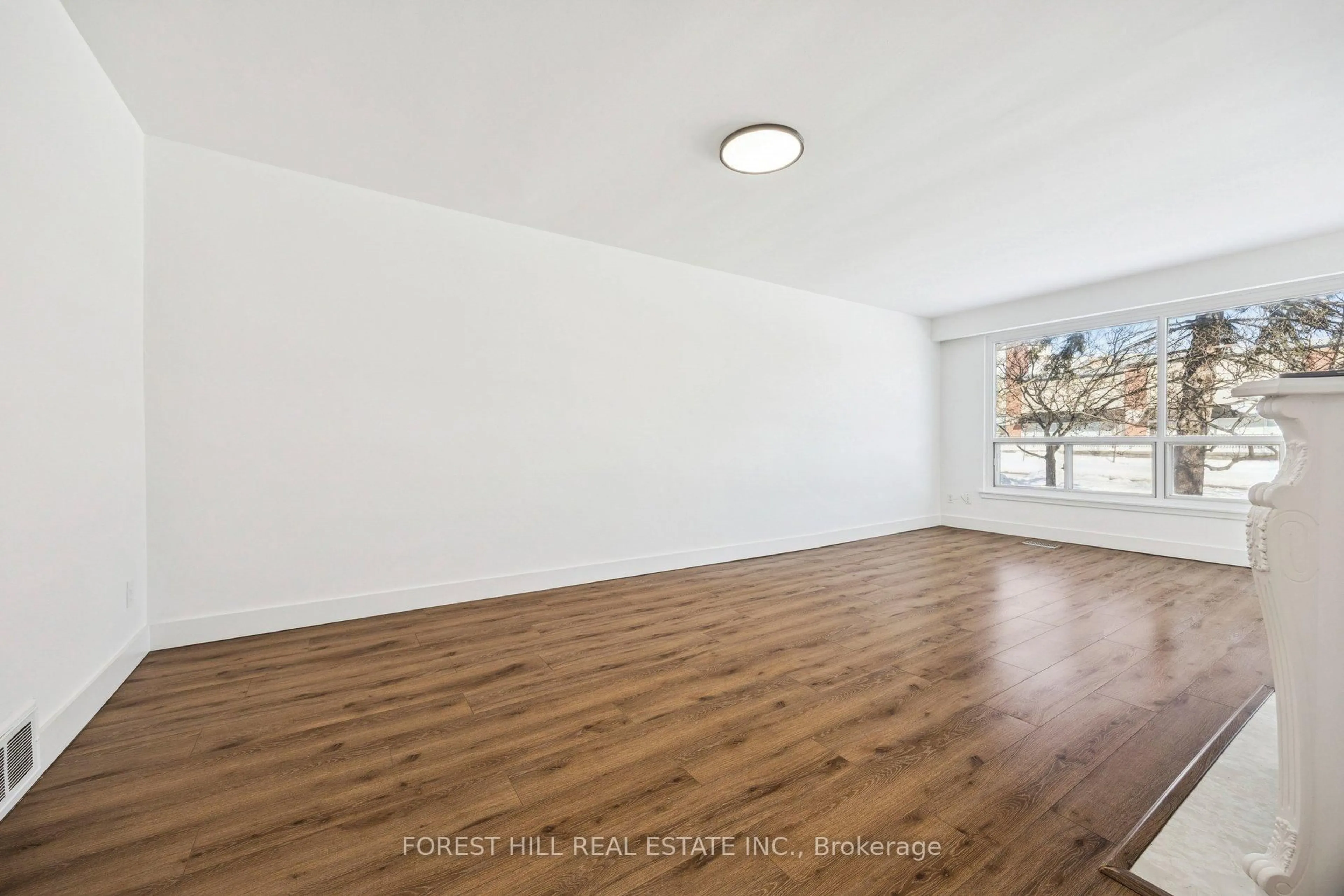 A pic of a room for 26 Fenside Dr, Toronto Ontario M3A 2V3