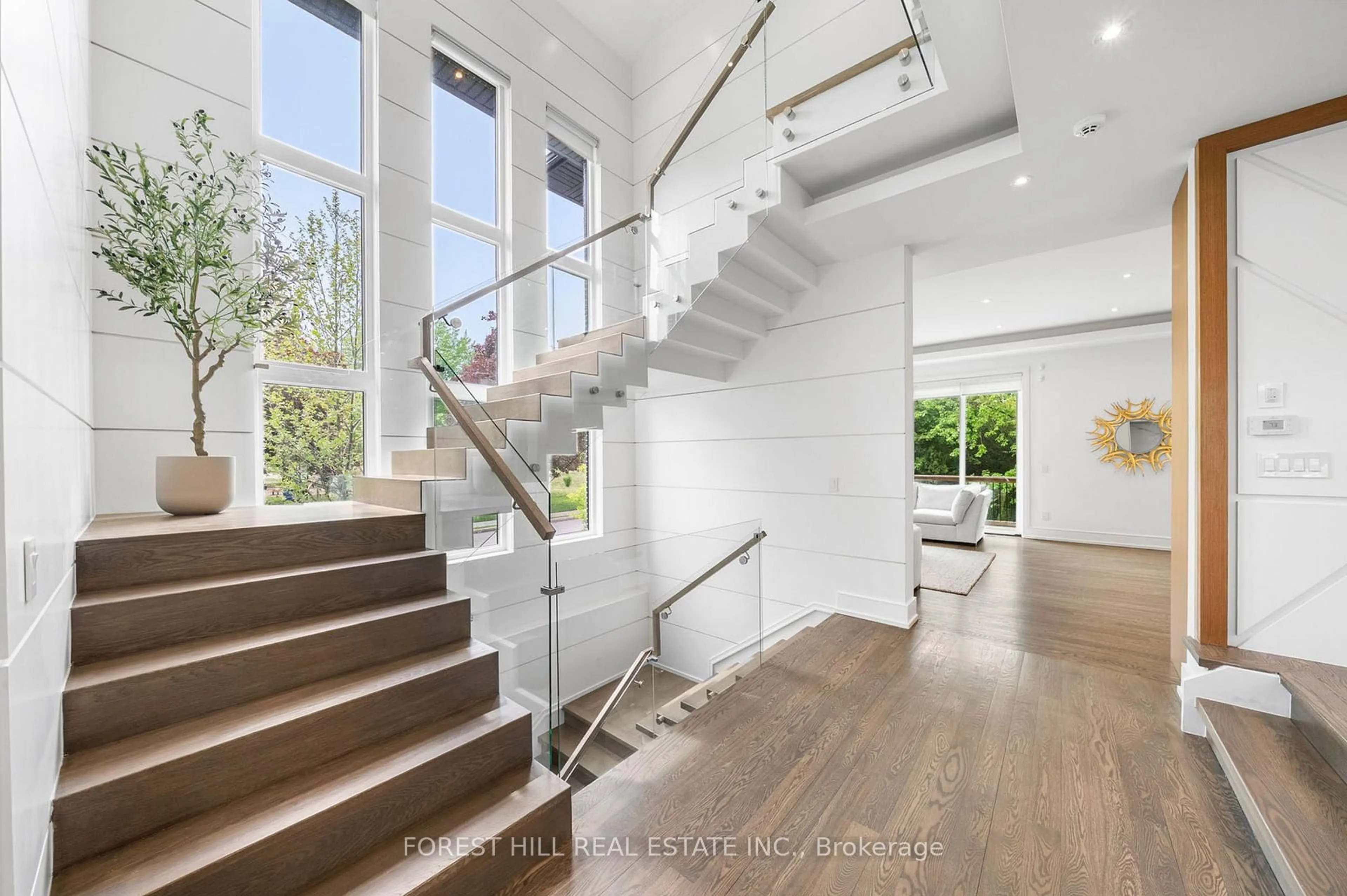 Stairs for 416 Patricia Ave, Toronto Ontario M2R 2M9