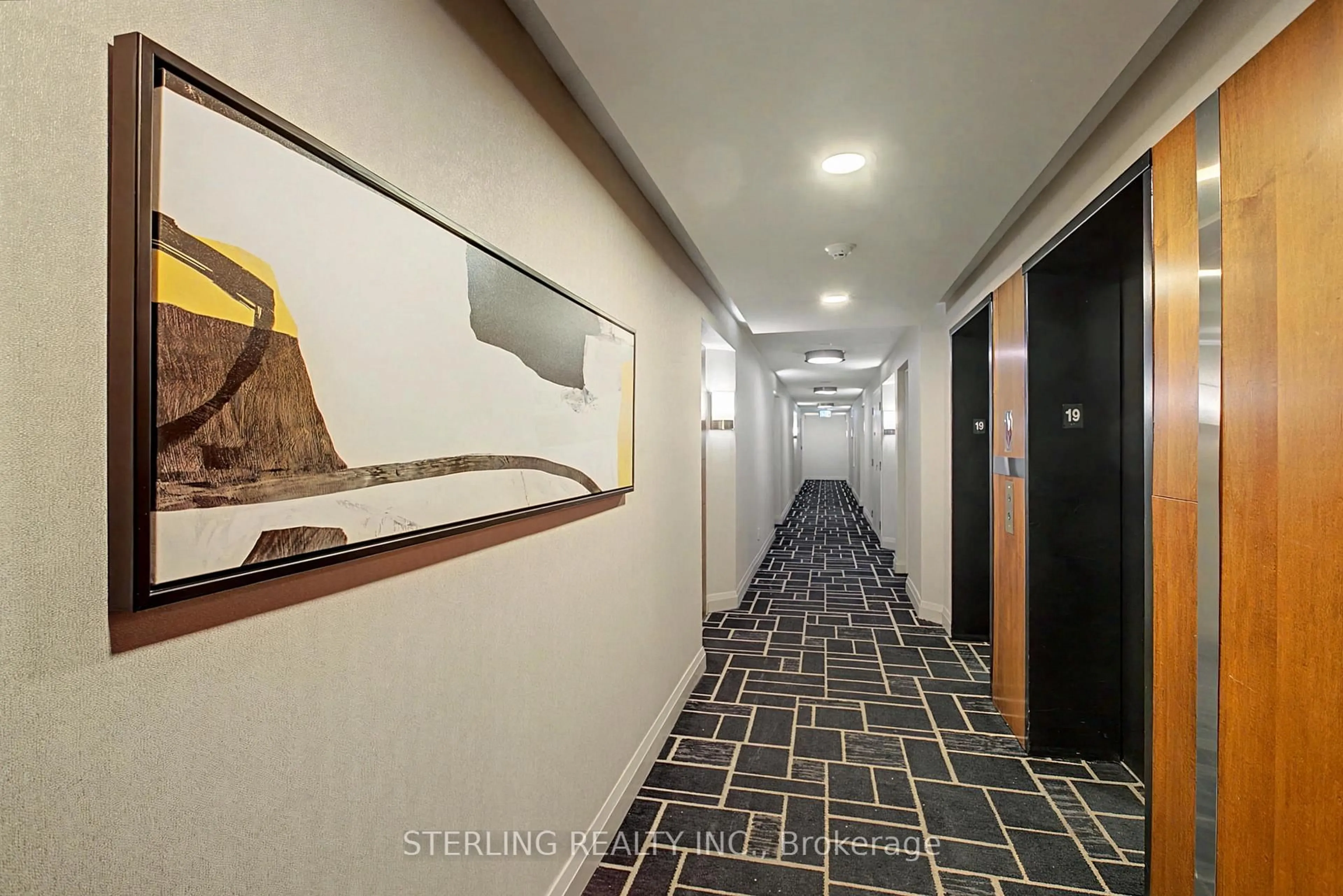 Indoor foyer for 31 Bales Ave #1909, Toronto Ontario M2N 7L6