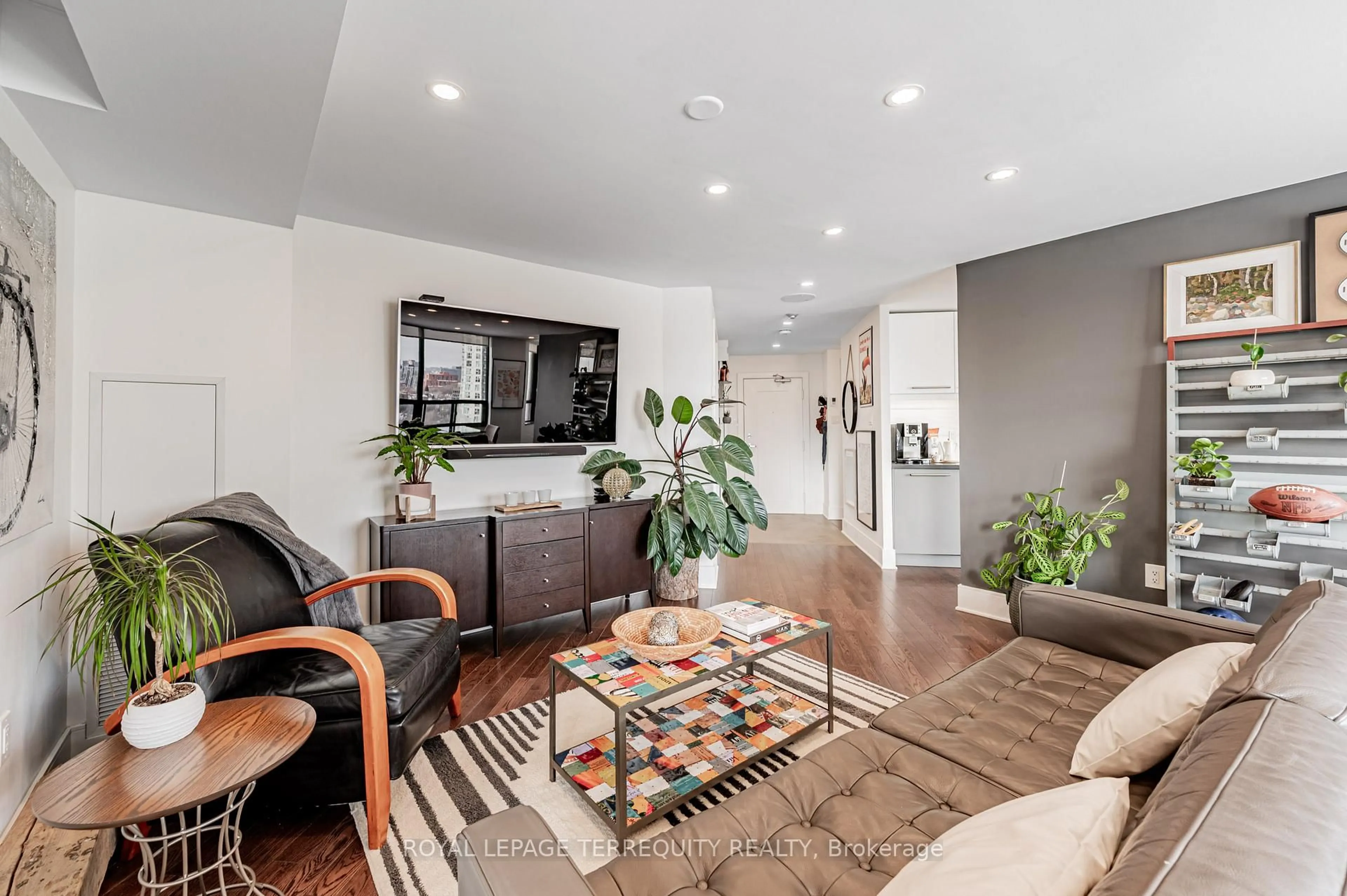 Living room with furniture, unknown for 192 Jarvis St #1203, Toronto Ontario M5B 2J9