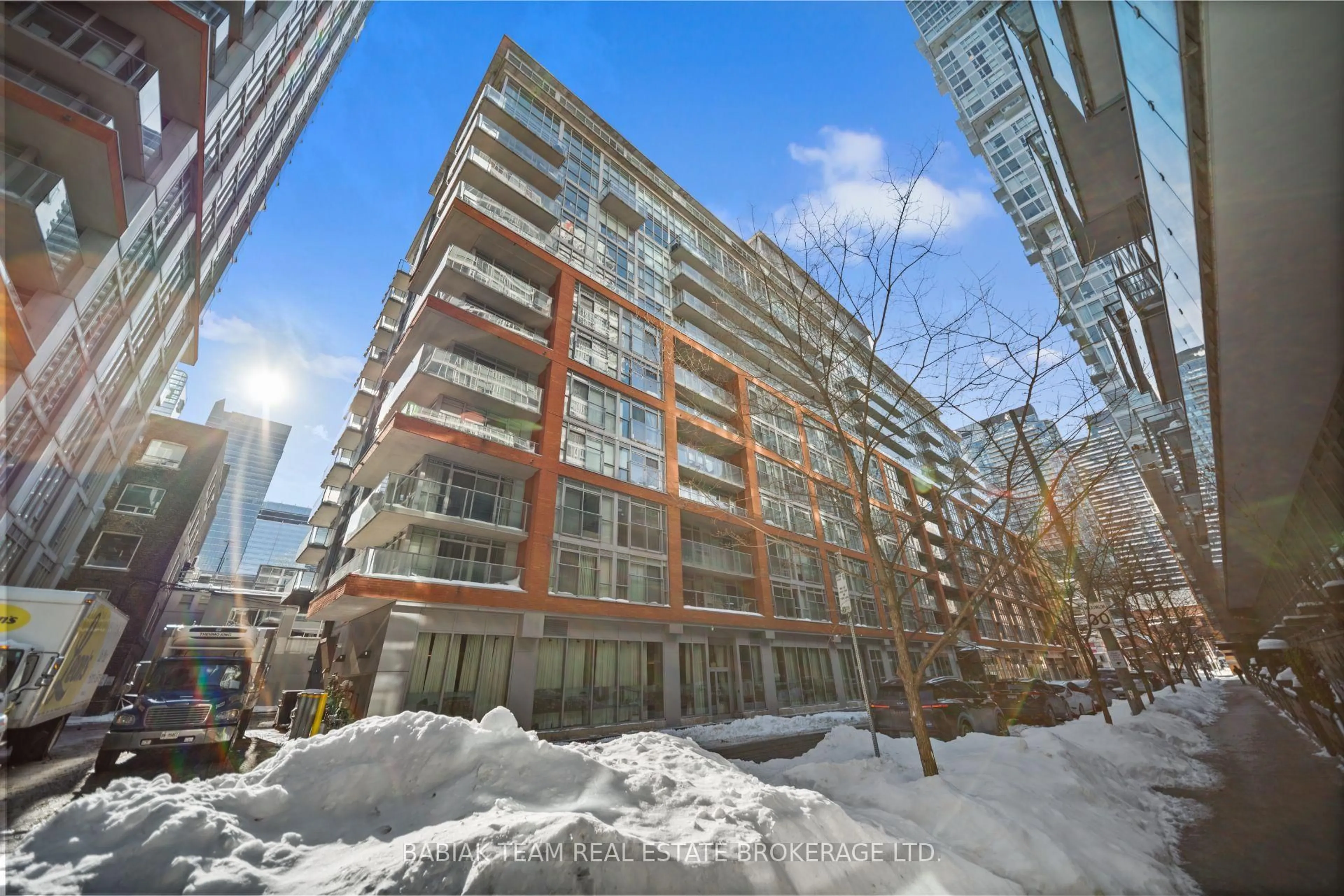 Patio, building for 21 Nelson St #632, Toronto Ontario M5V 3H9