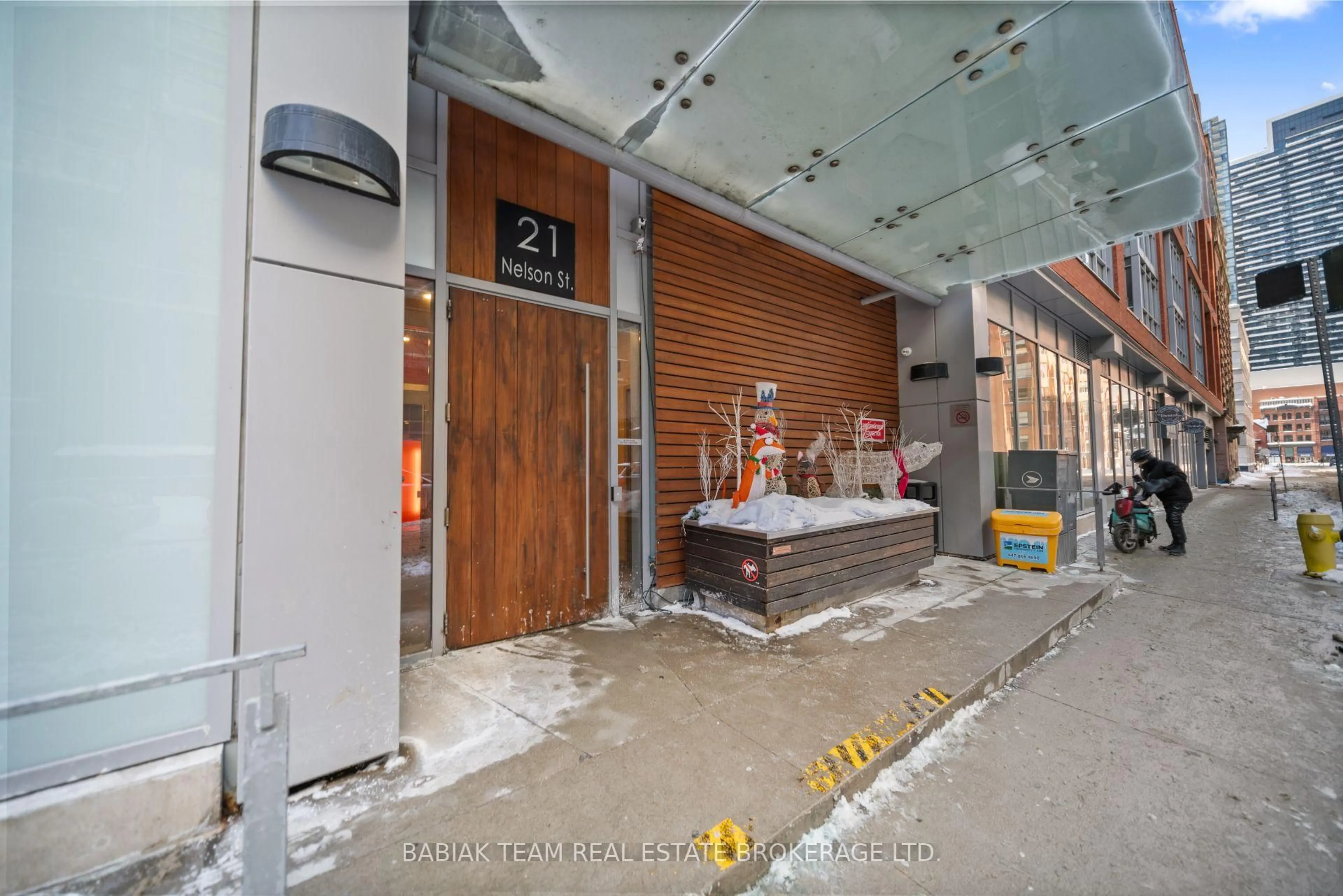 Indoor foyer for 21 Nelson St #632, Toronto Ontario M5V 3H9