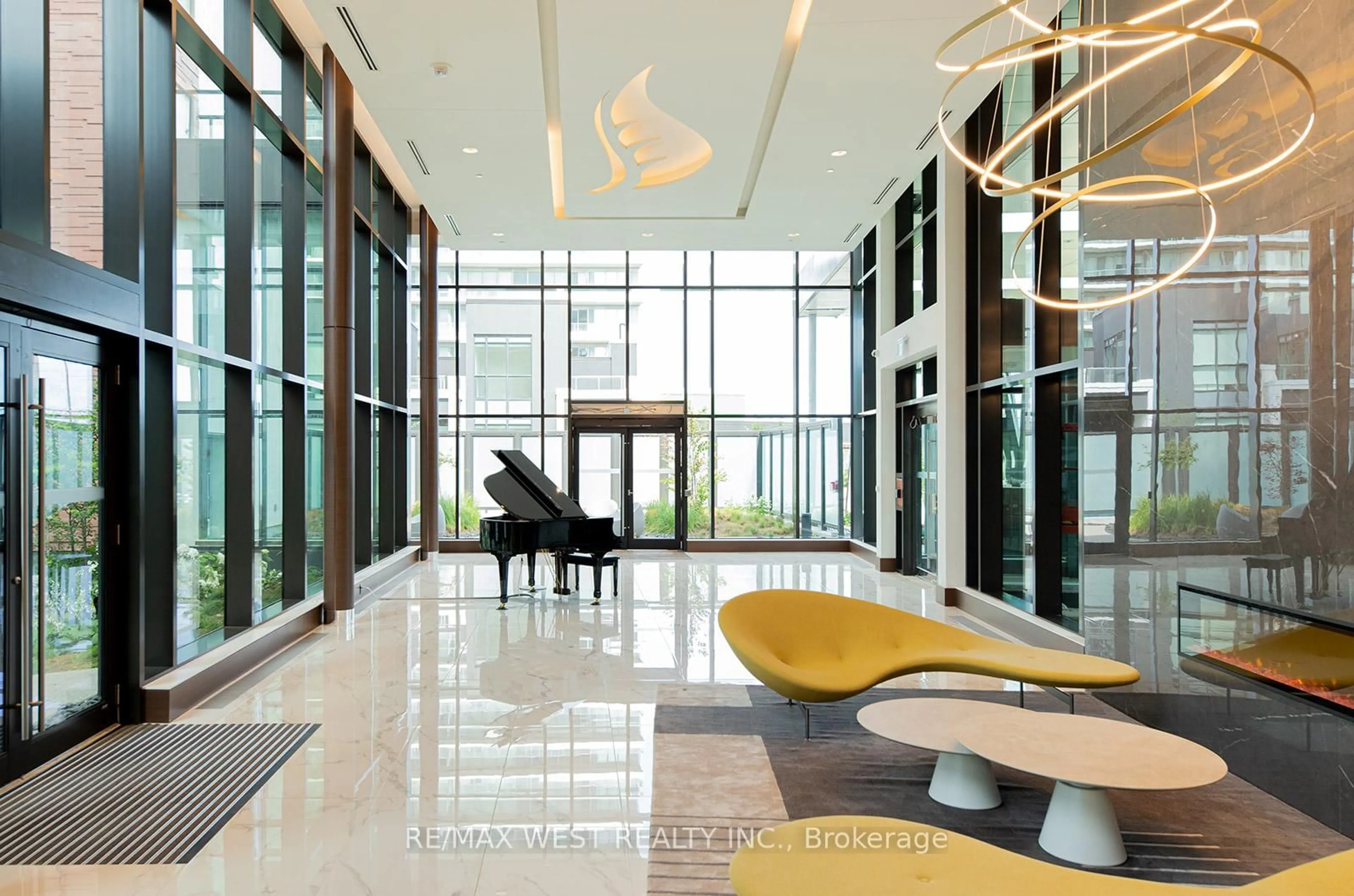 Indoor foyer for 95 Mcmahon Dr #3805, Toronto Ontario M2K 0H2