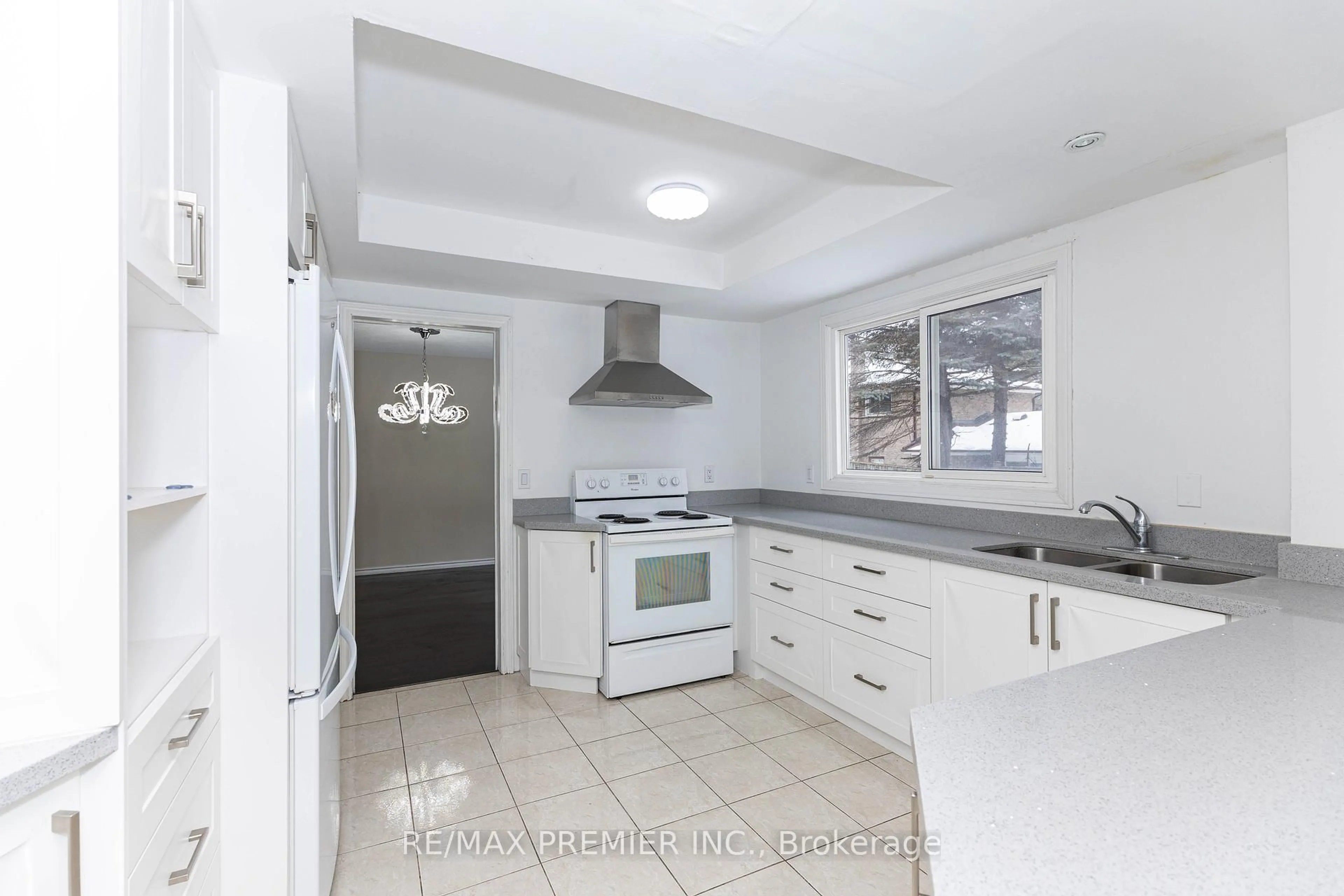 Standard kitchen, unknown for 3161 Bayview Ave, Toronto Ontario M2K 1G2