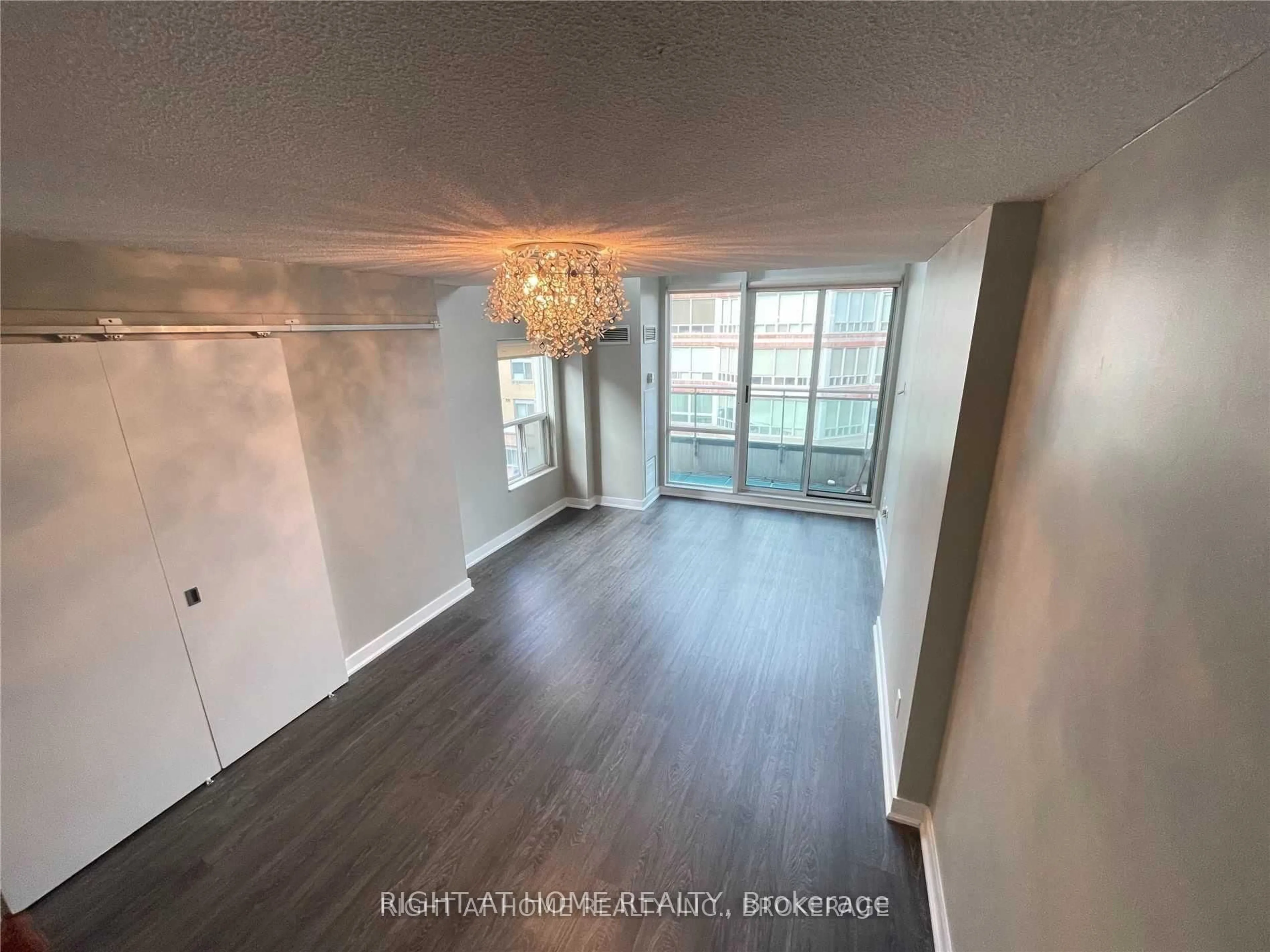 A pic of a room for 77 Lombard St #501, Toronto Ontario M5C 3E1