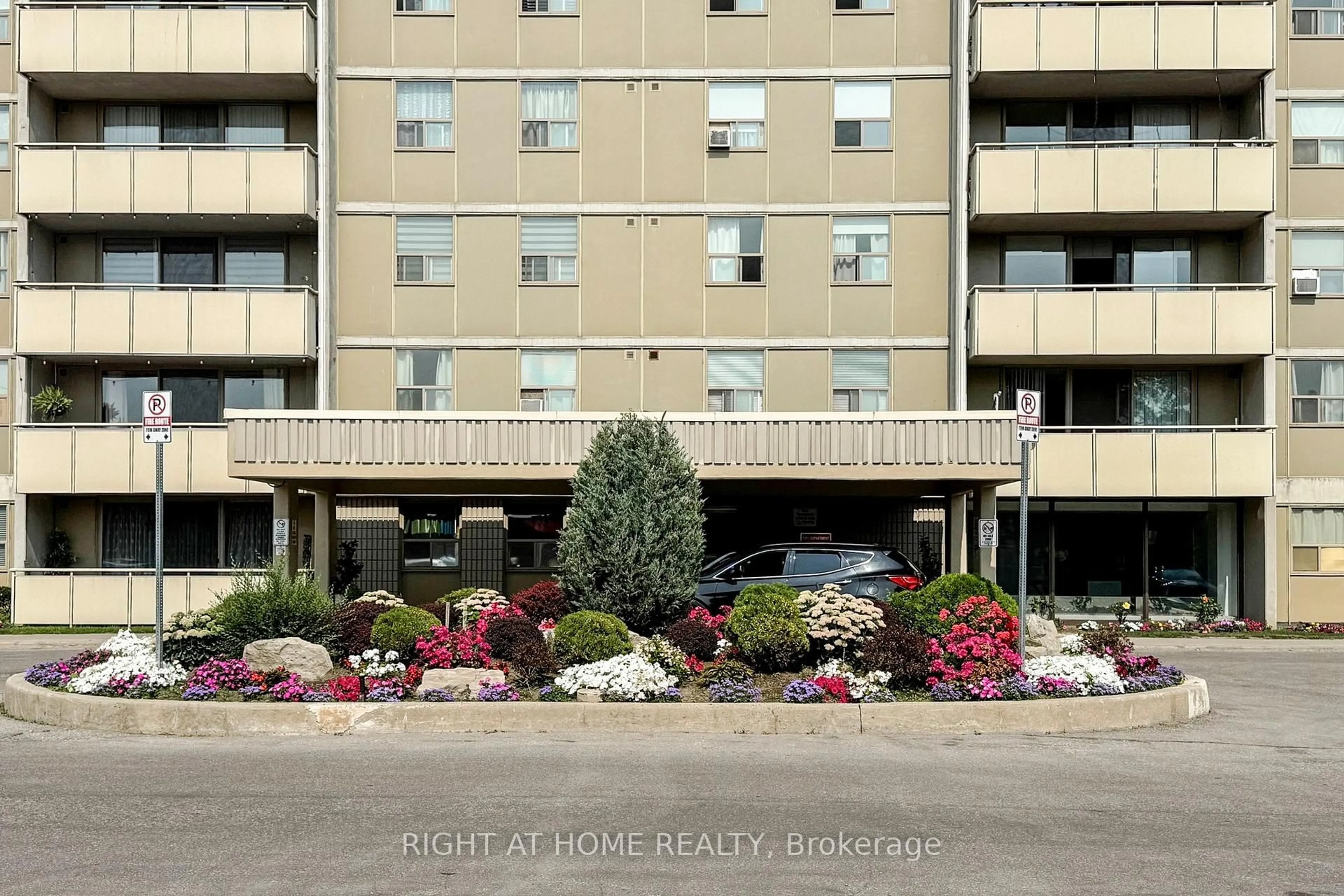 Unknown for 1338 York Mills Rd #702, Toronto Ontario M3A 3M3