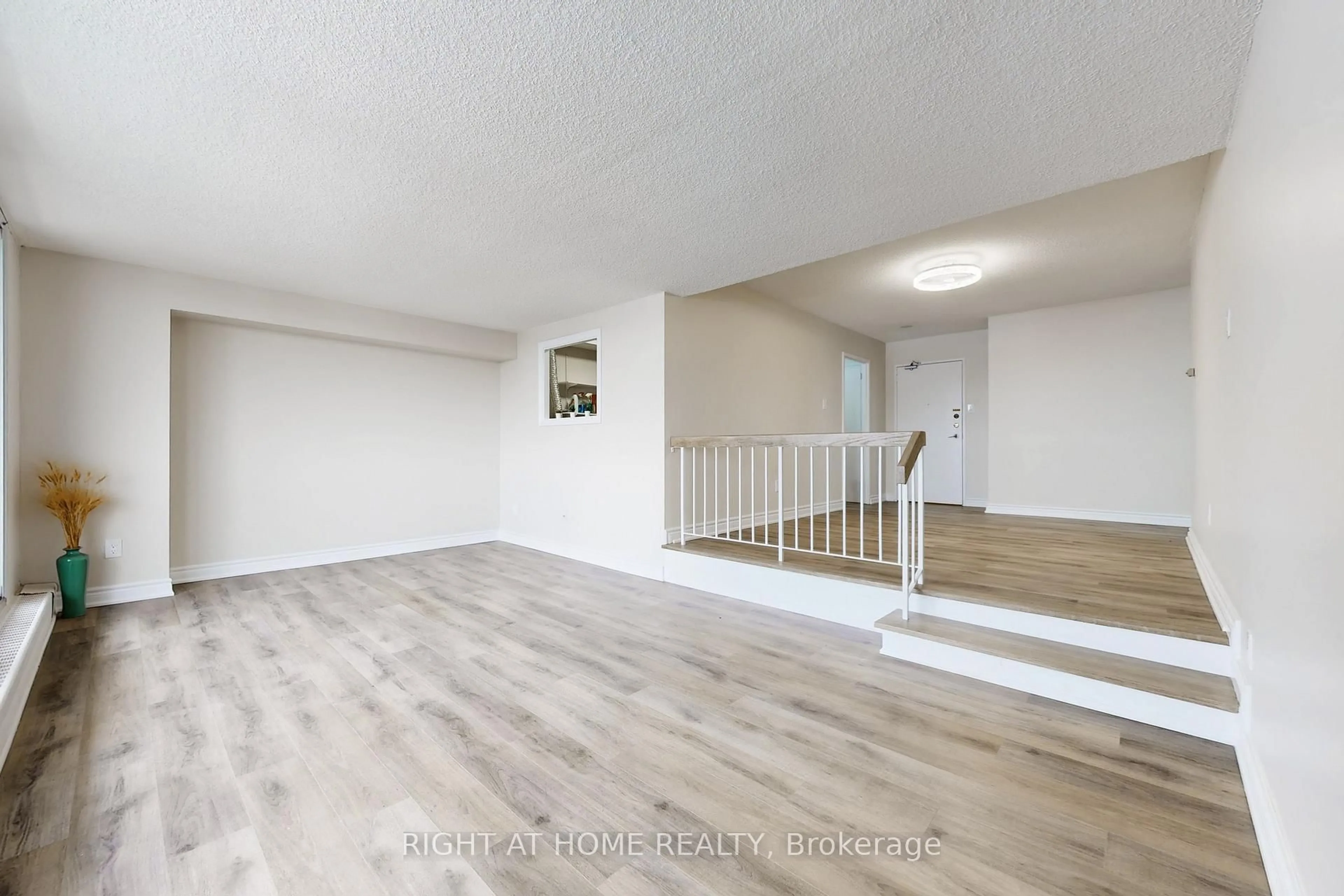 A pic of a room for 1338 York Mills Rd #702, Toronto Ontario M3A 3M3