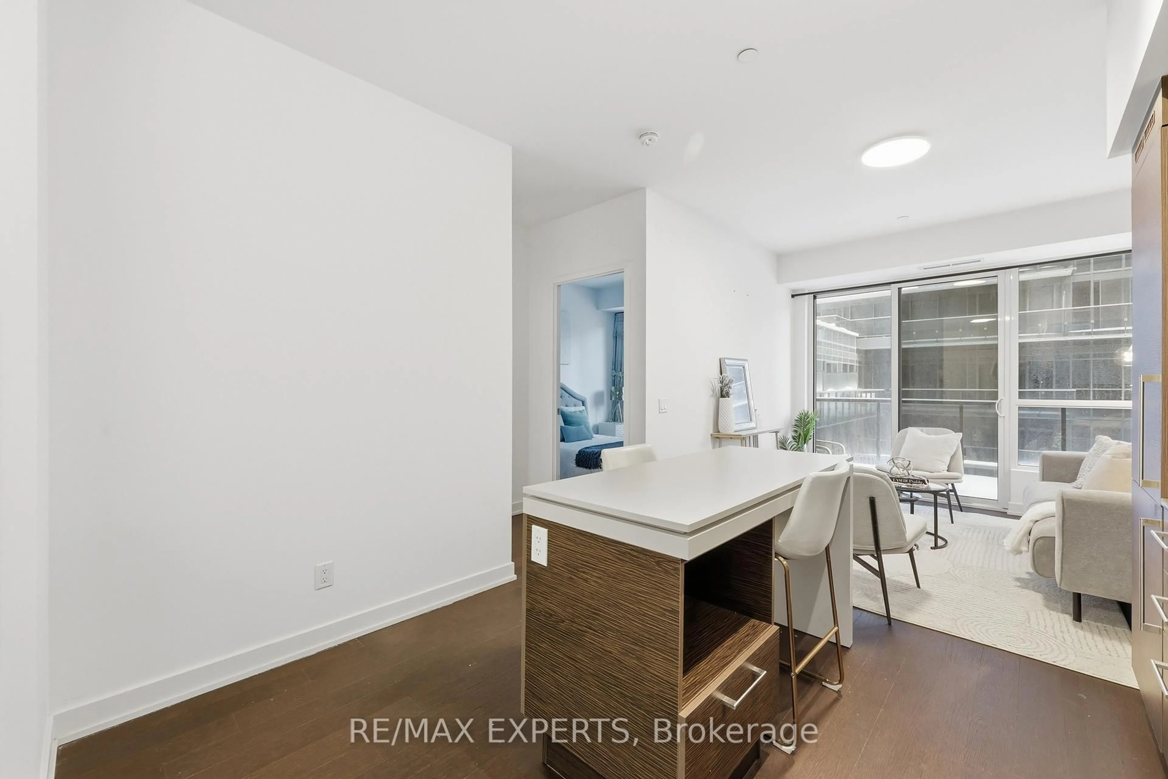 A pic of a room for 1030 King St #438, Toronto Ontario M6K 0B4