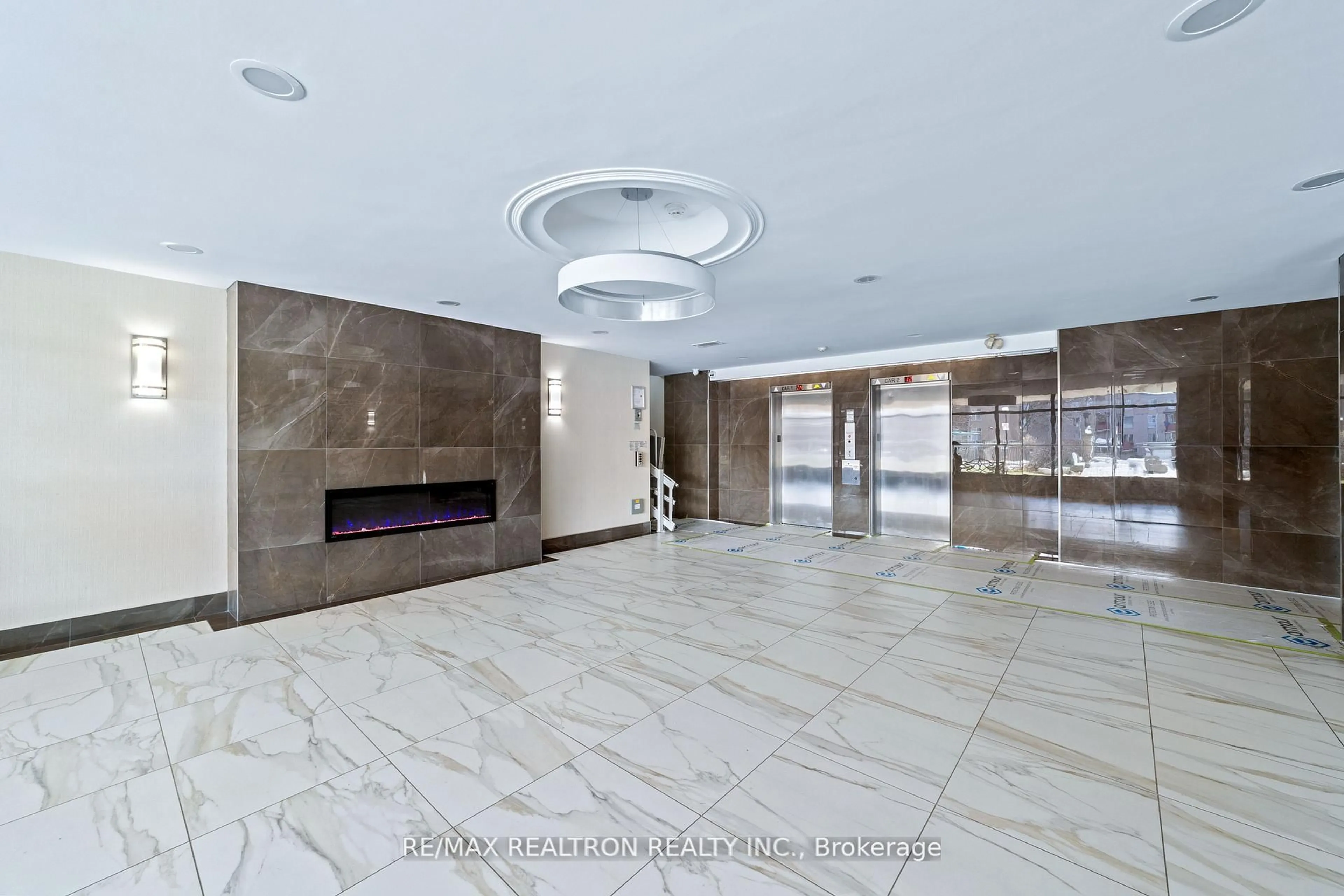 Lobby for 130 Neptune Dr #702, Toronto Ontario M6A 1X5