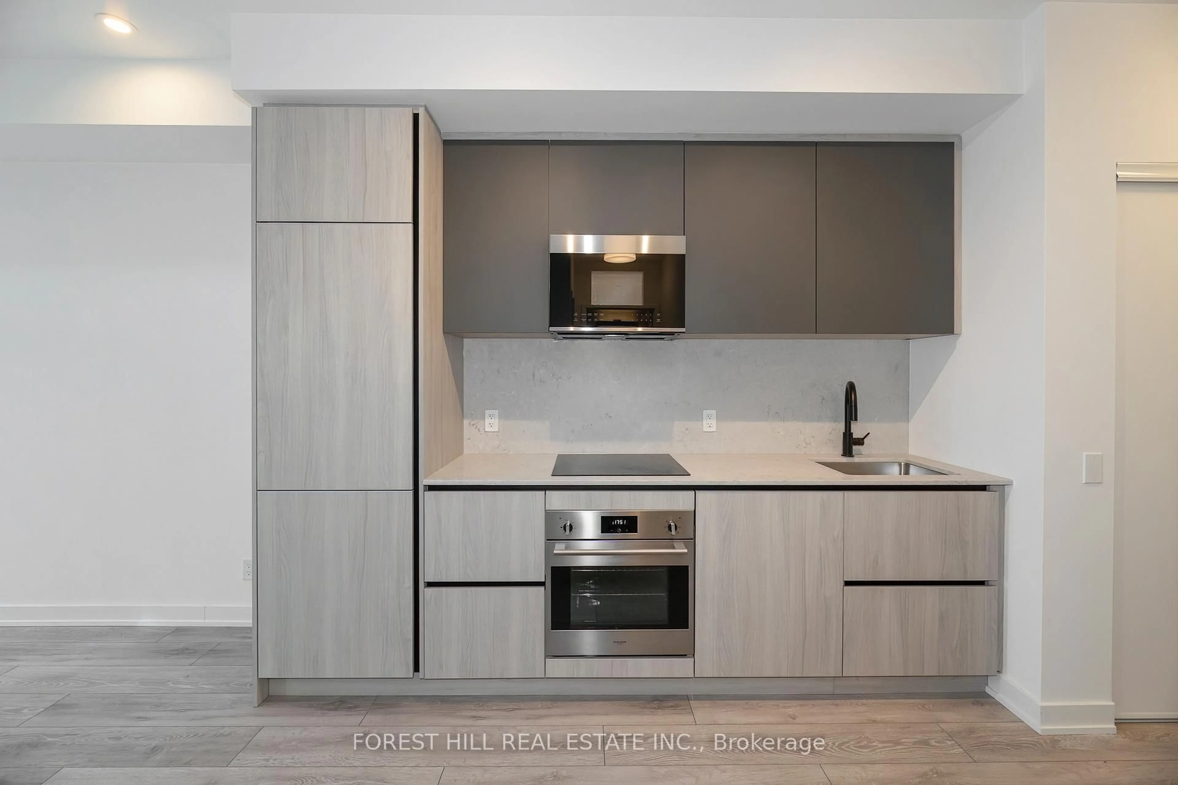 Standard kitchen, unknown for 108 Peter St #1608, Toronto Ontario M5V 0W2