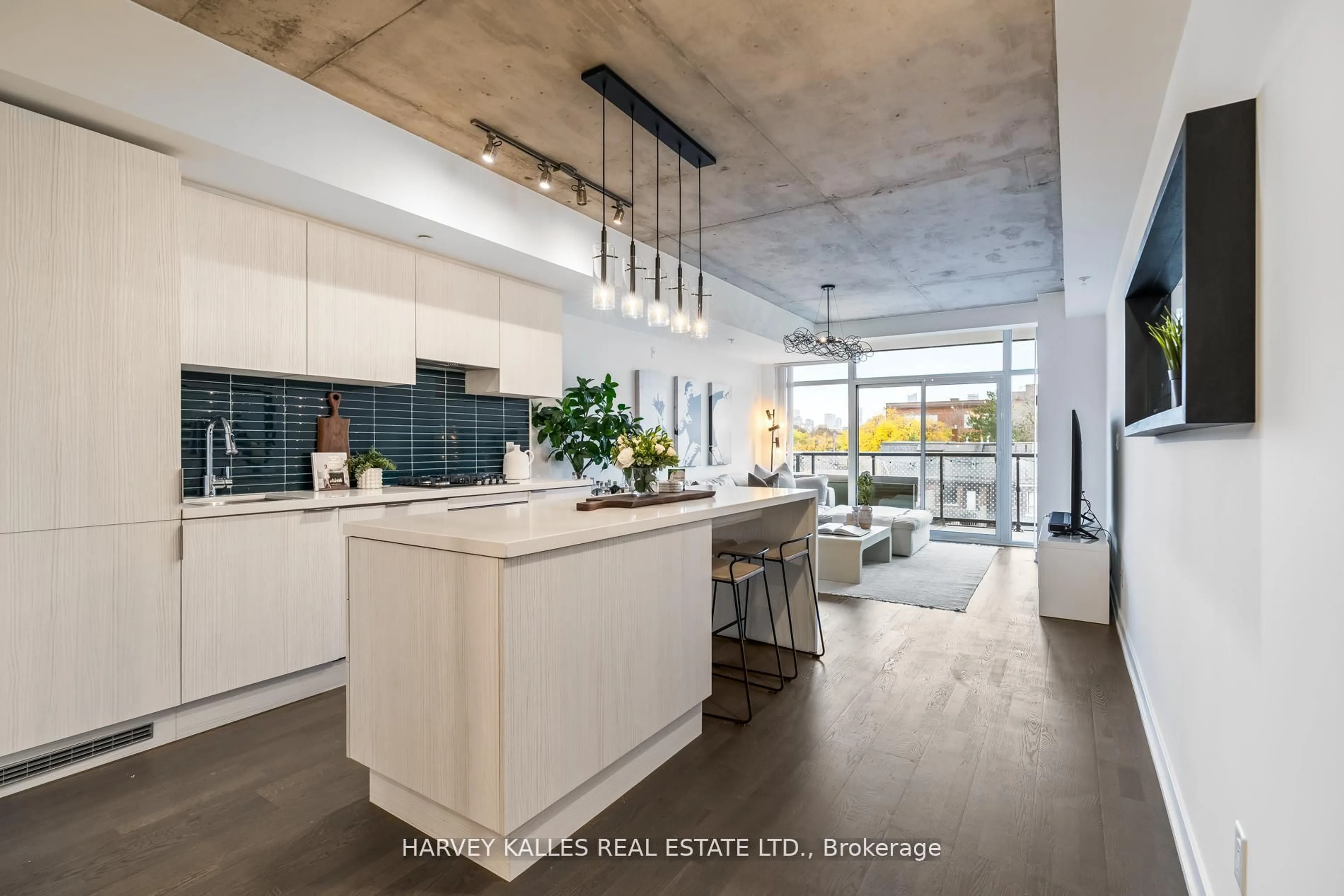 Open concept kitchen, ceramic/tile floor for 109 Ossington Ave #318, Toronto Ontario M6J 0G1