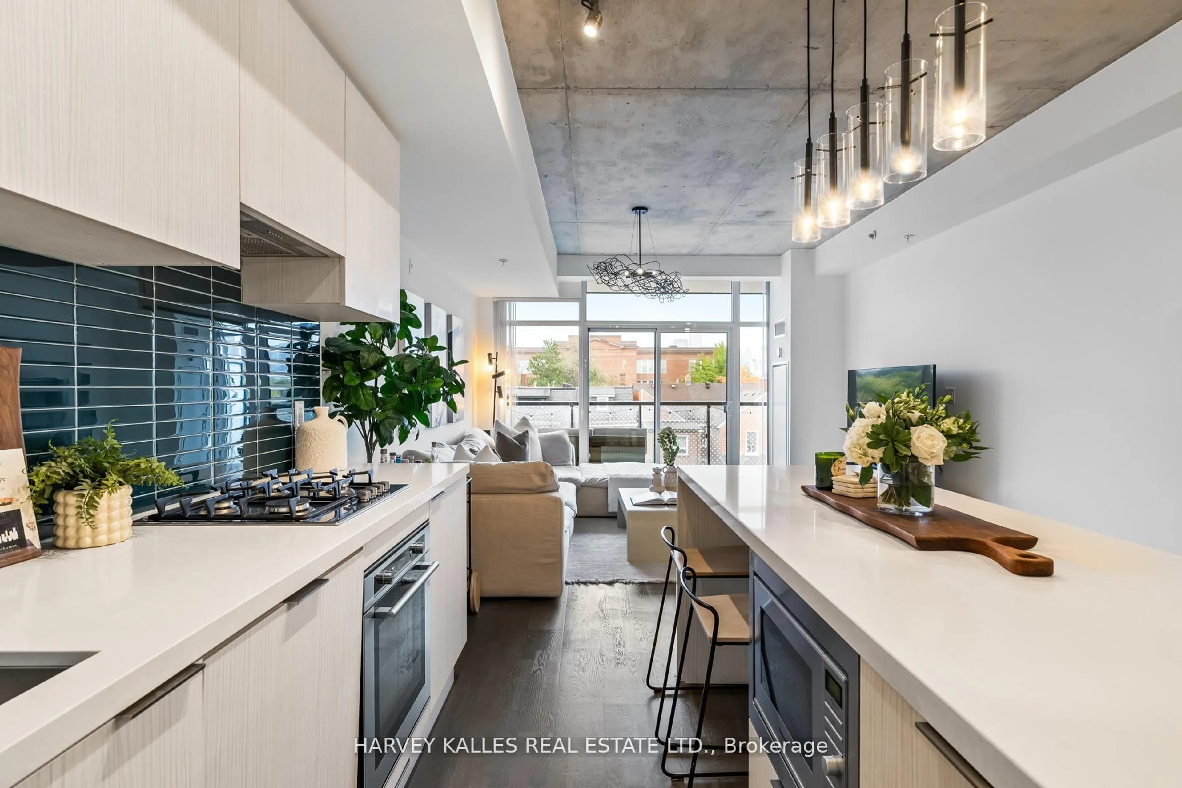 Open concept kitchen, ceramic/tile floor for 109 Ossington Ave #318, Toronto Ontario M6J 0G1