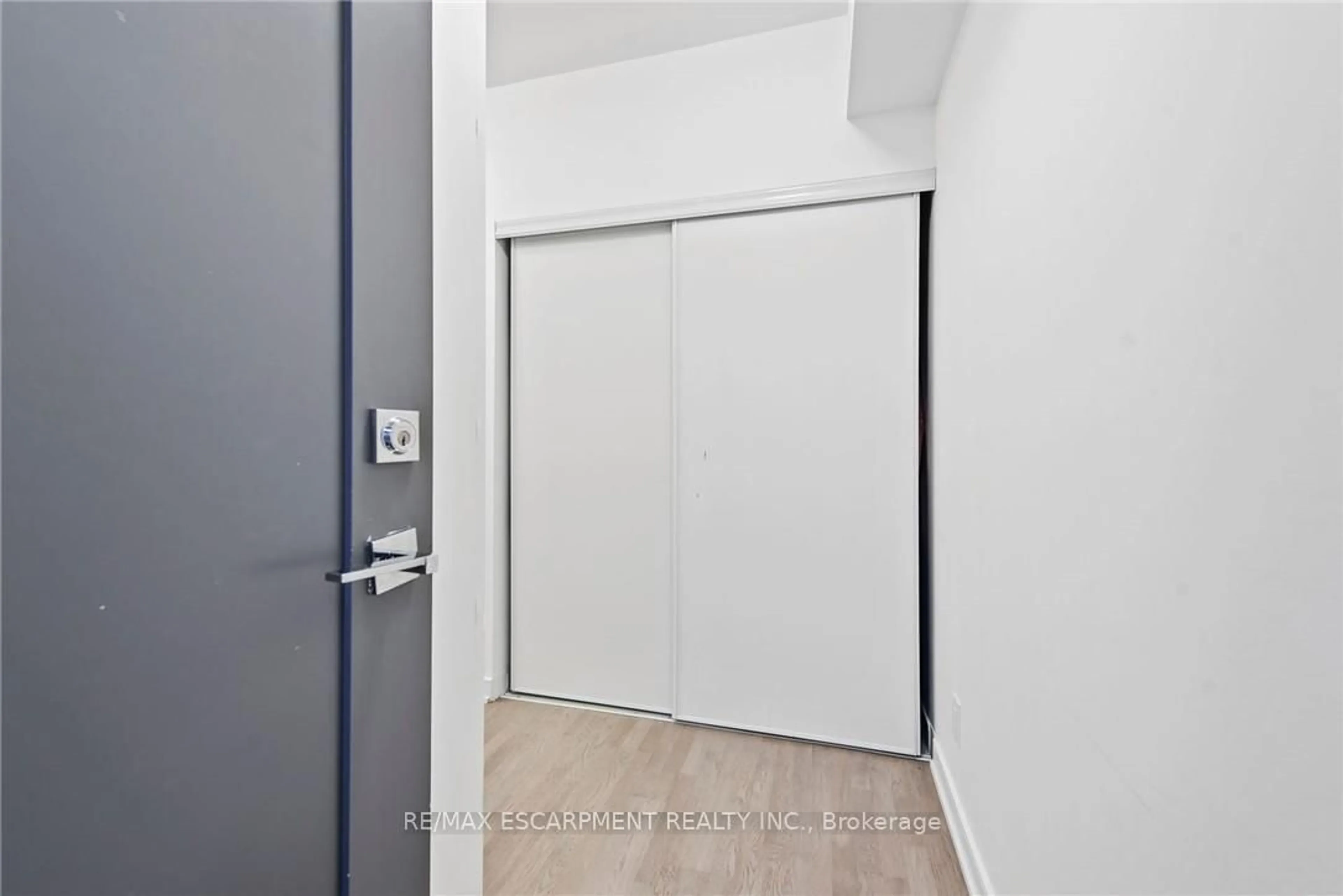 Unknown for 57 St Joseph St #206, Toronto Ontario M5S 0C5