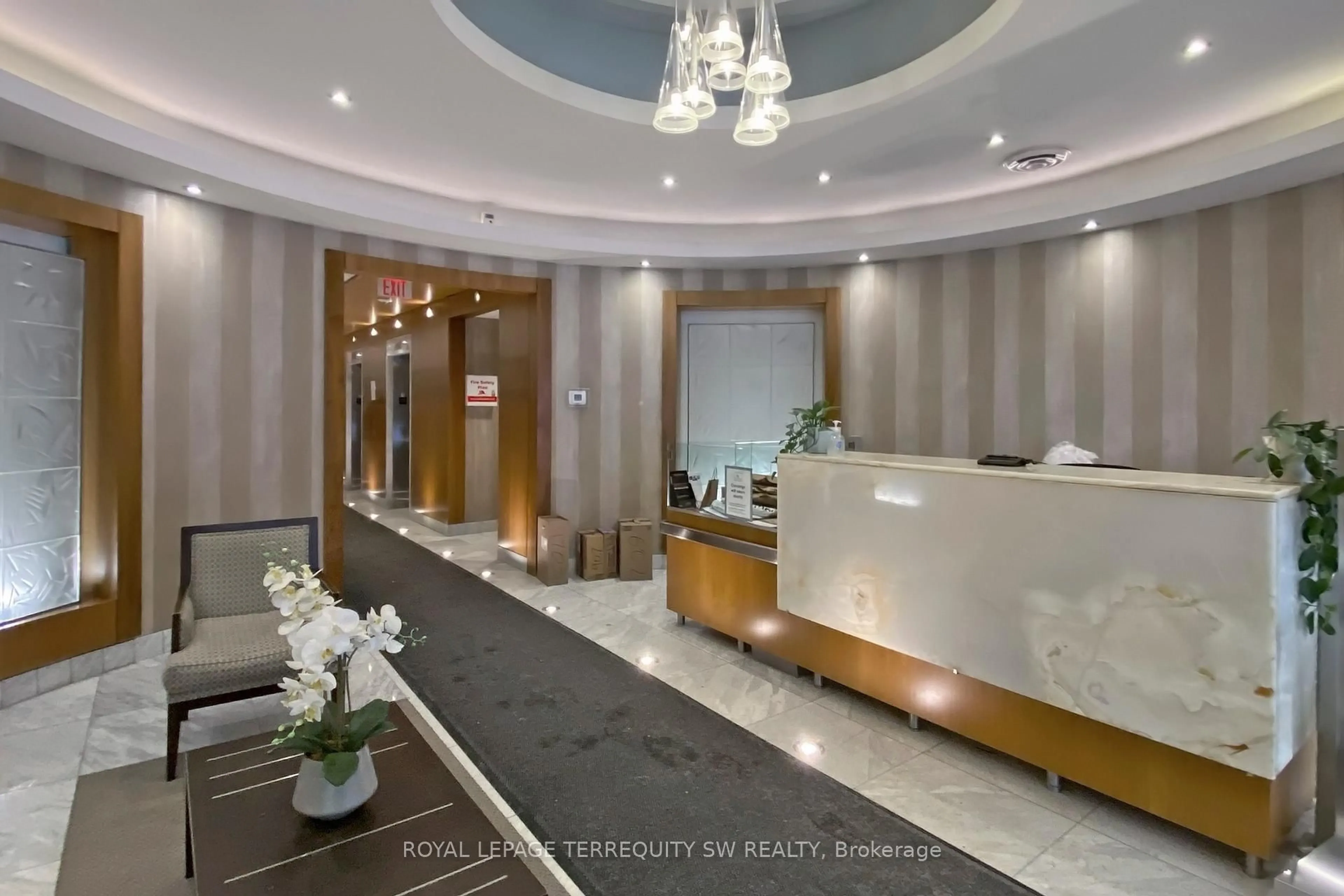 Lobby for 85 Bloor St #1612, Toronto Ontario M4W 3Y1