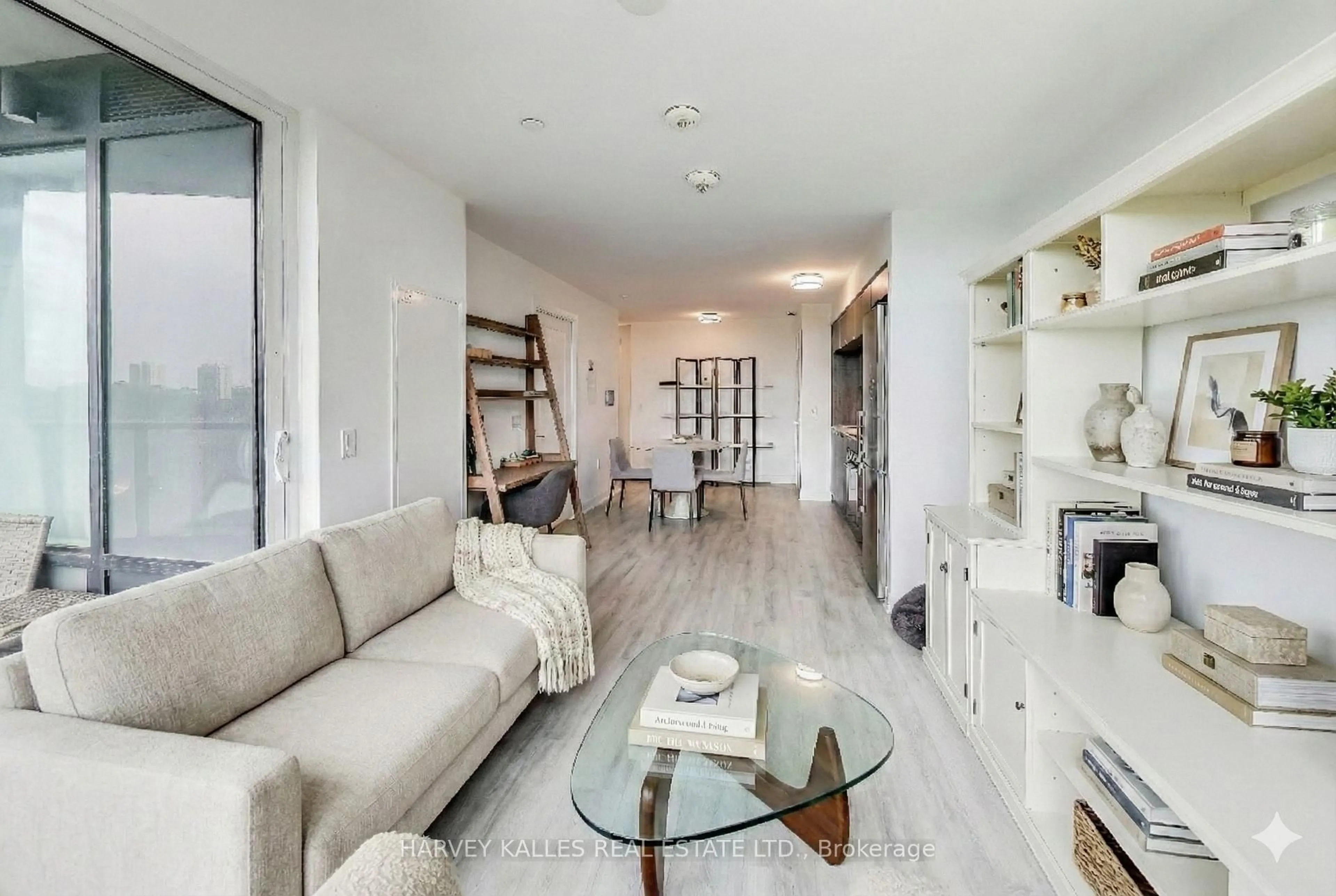 Living room with furniture, unknown for 585 Bloor St #515, Toronto Ontario M4W 0B3