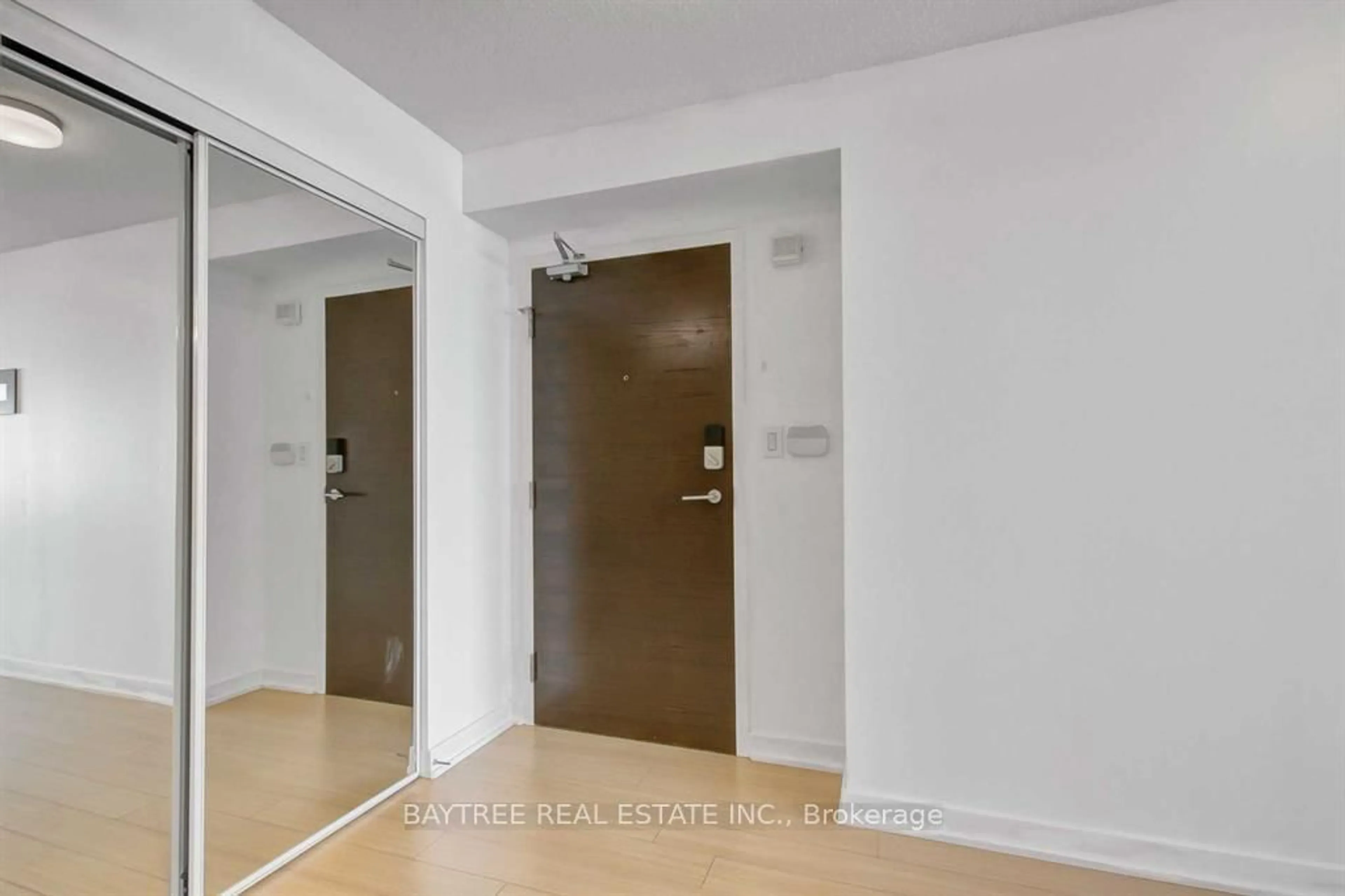 Indoor entryway for 21 Iceboat Terr #2607, Toronto Ontario M5V 4A9