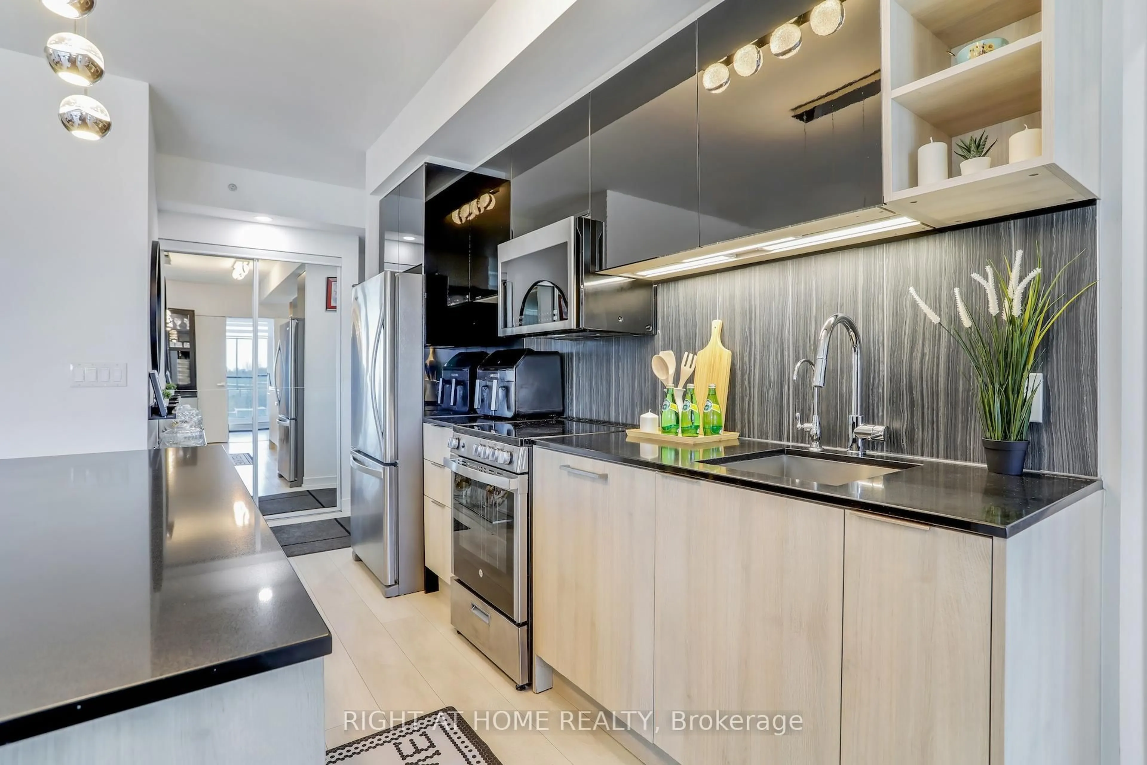 Contemporary kitchen, unknown for 31 Tippett Rd #402, Toronto Ontario M3H 0C8