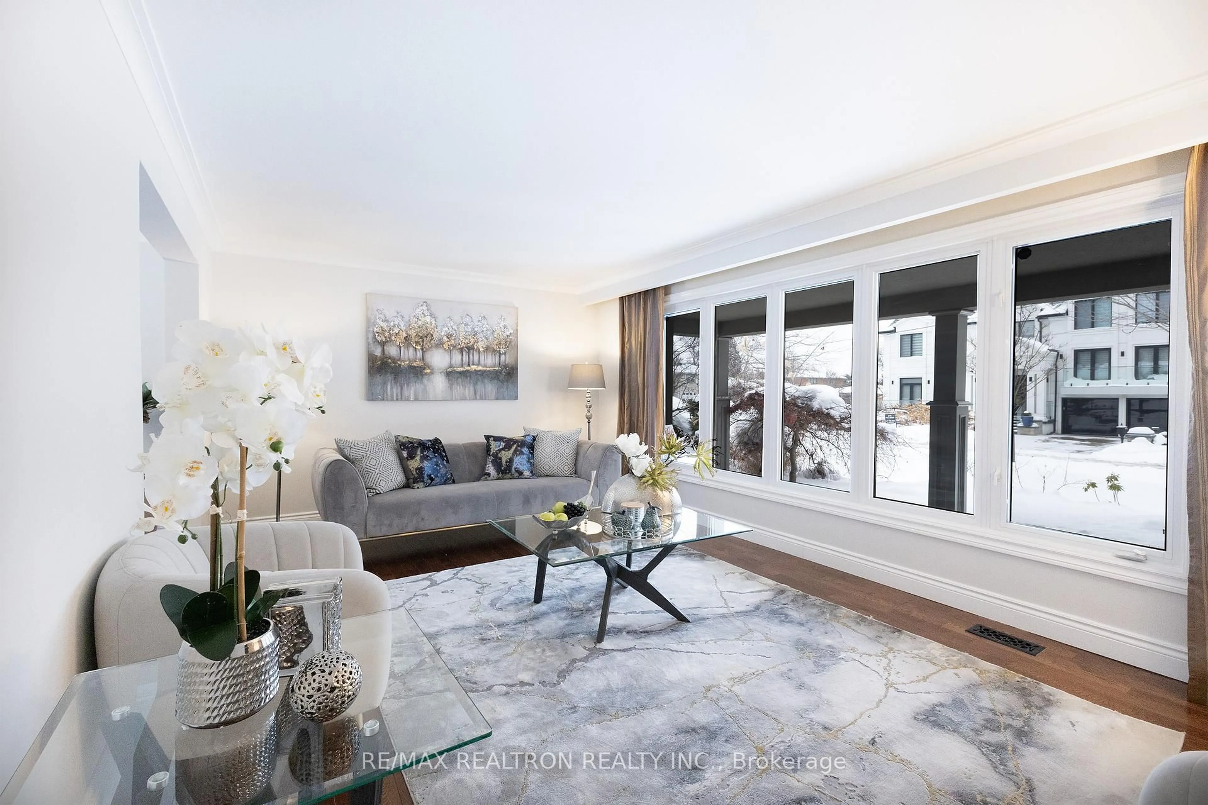 Living room with furniture, unknown for 4 Silvergrove Rd, Toronto Ontario M2L 2N6