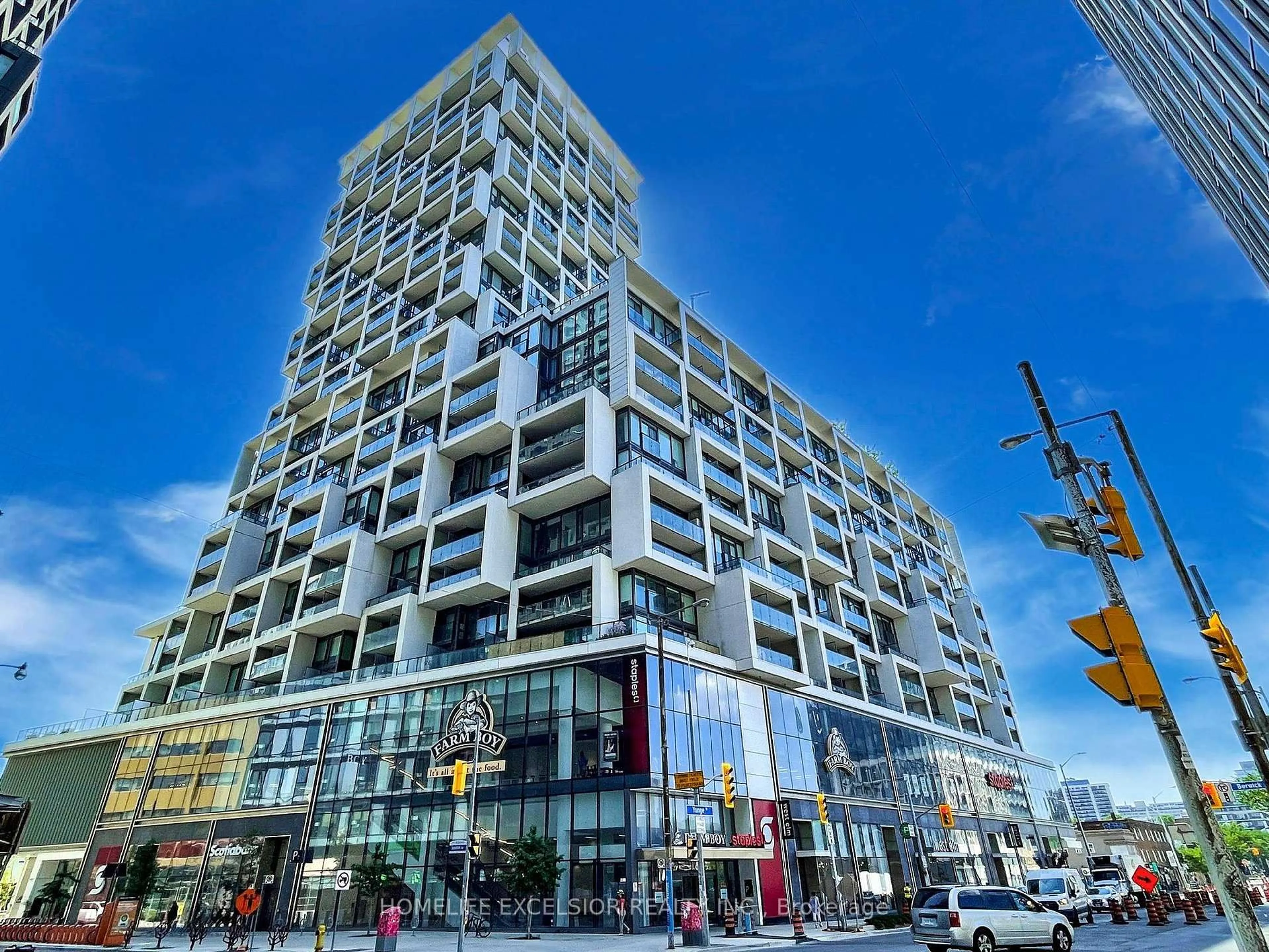 Indoor foyer for 5 Soudan Ave #716, Toronto Ontario M4S 0B1